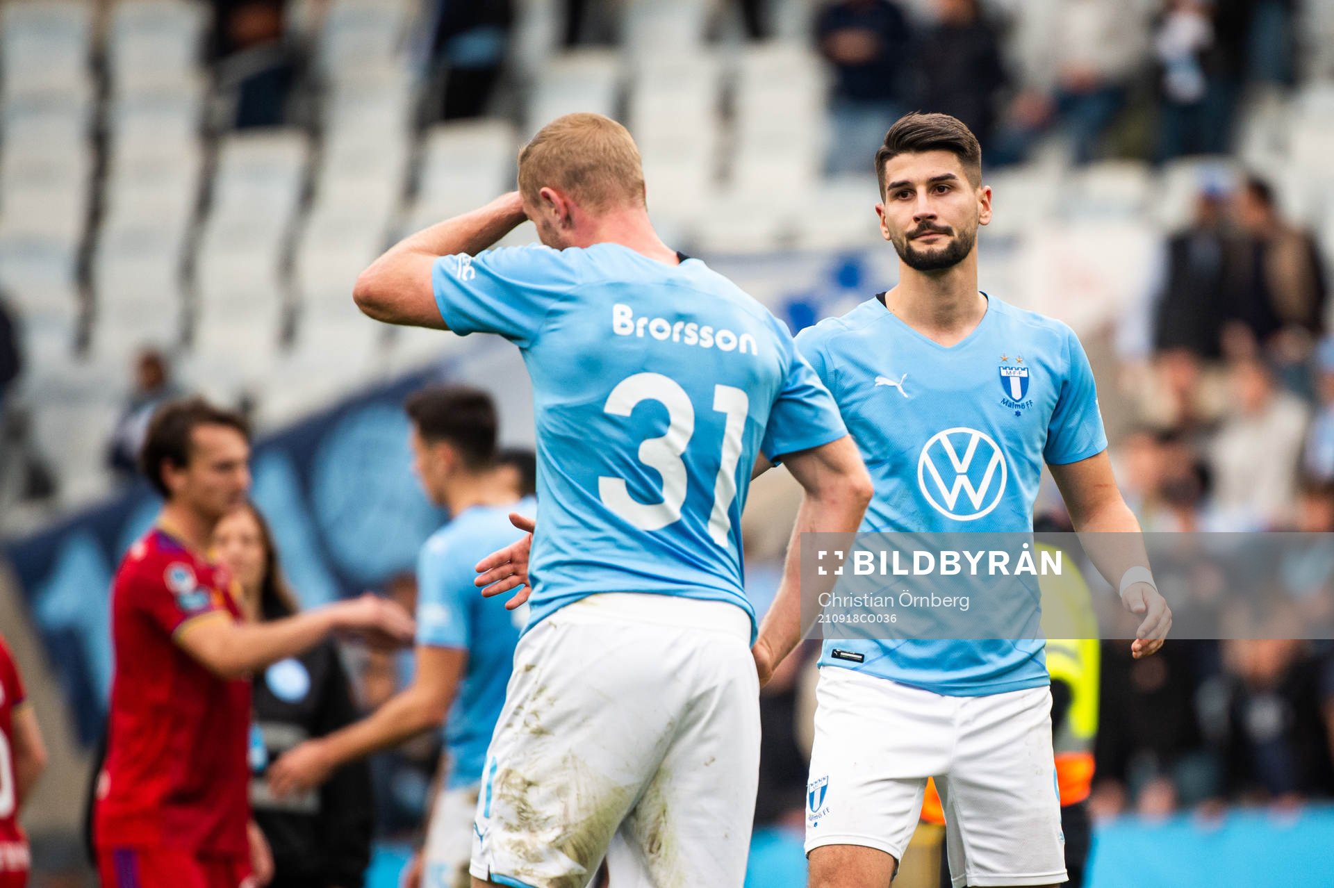 Malmö FFs Franz Brorsson och Antonio Colak deppar