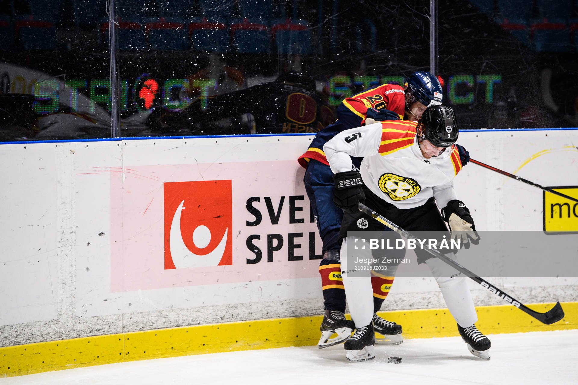 Djurgårdens Marcus Sörensen och Brynäs Chay Genoway