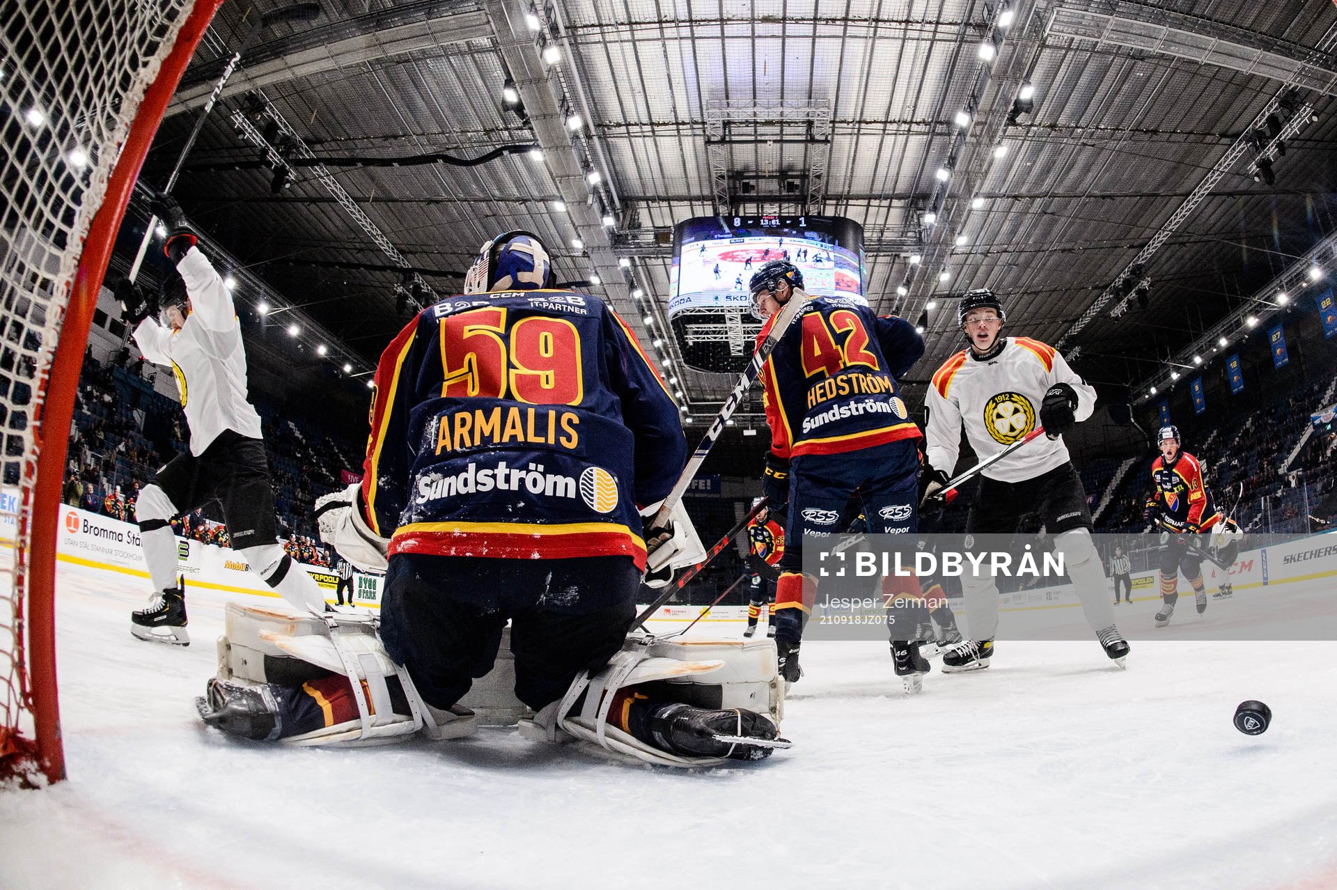 Brynäs Oula Palve (v) jublar