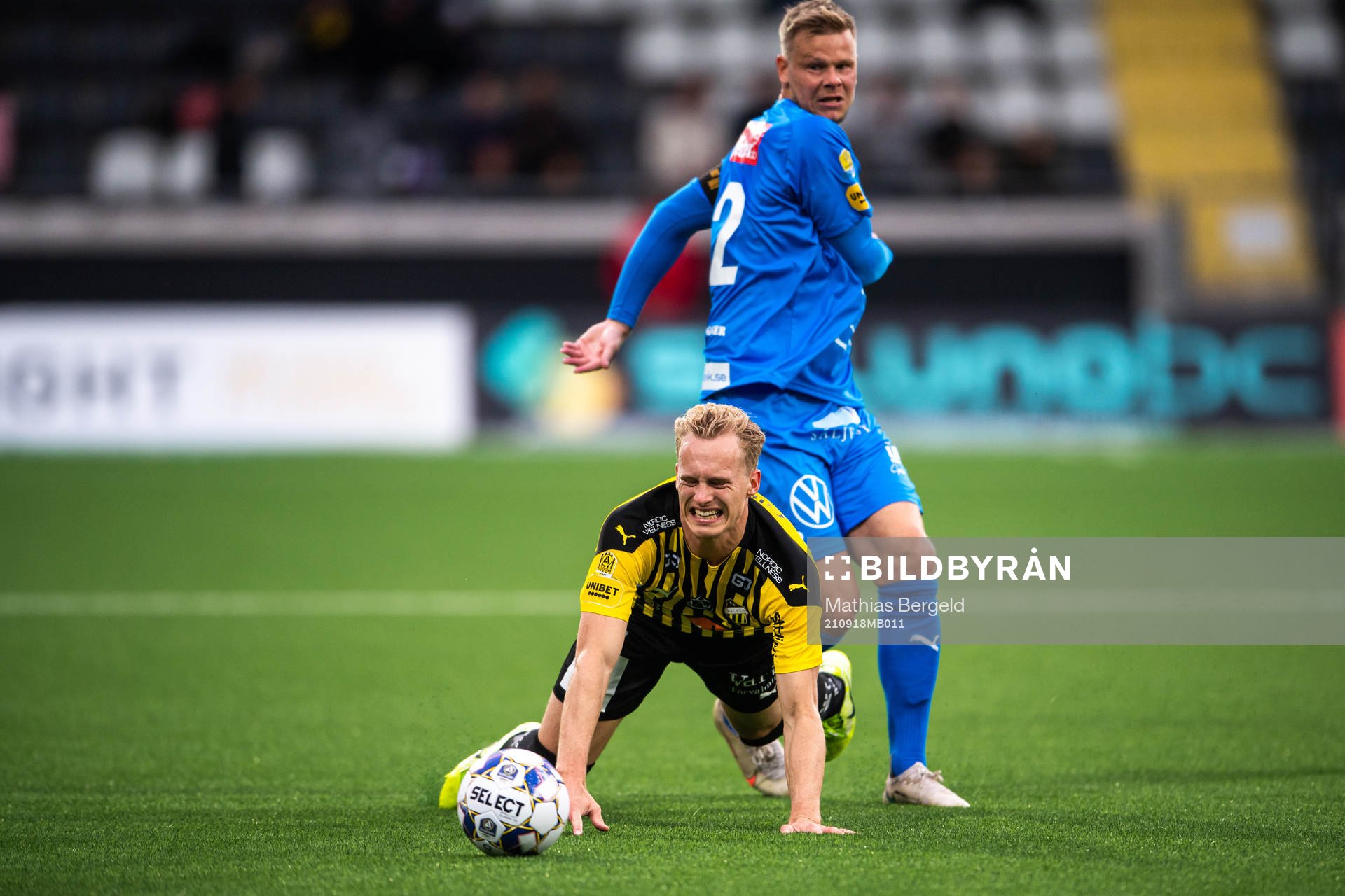 Mjällbys David Löfquist och Häckens Gustav Berggren