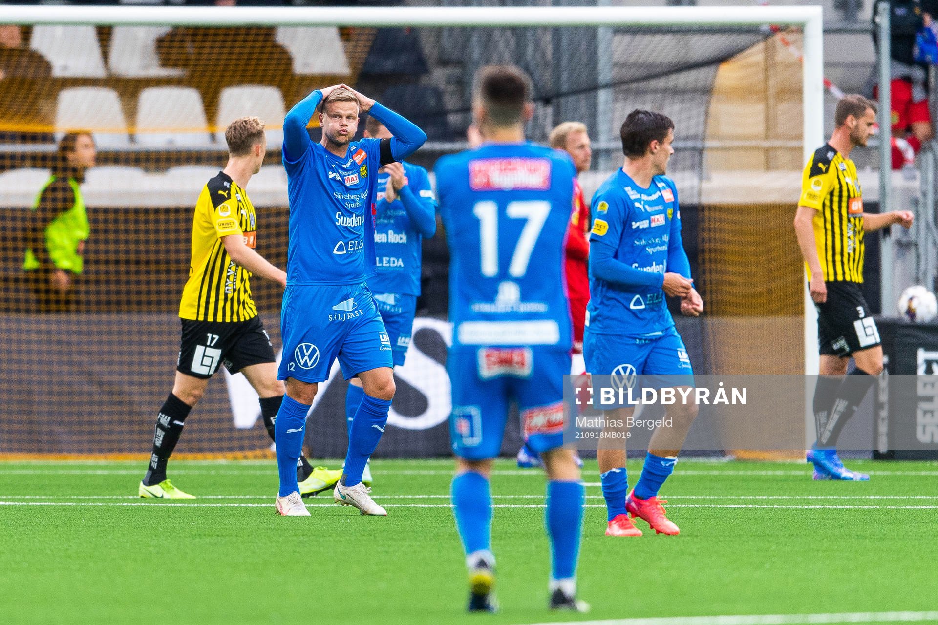 Mjällbys David Löfquist deppar