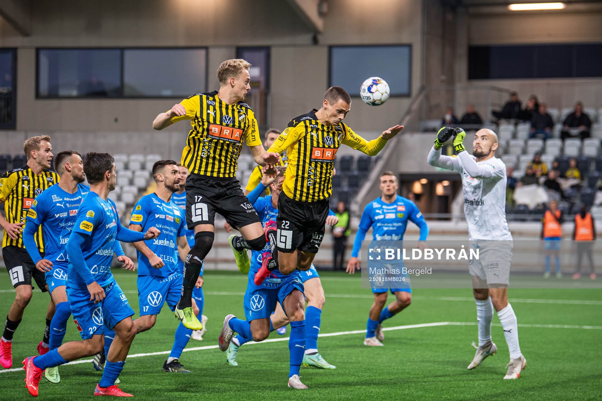 Häckens Gustav Berggren och Tobias Carlsson framför
