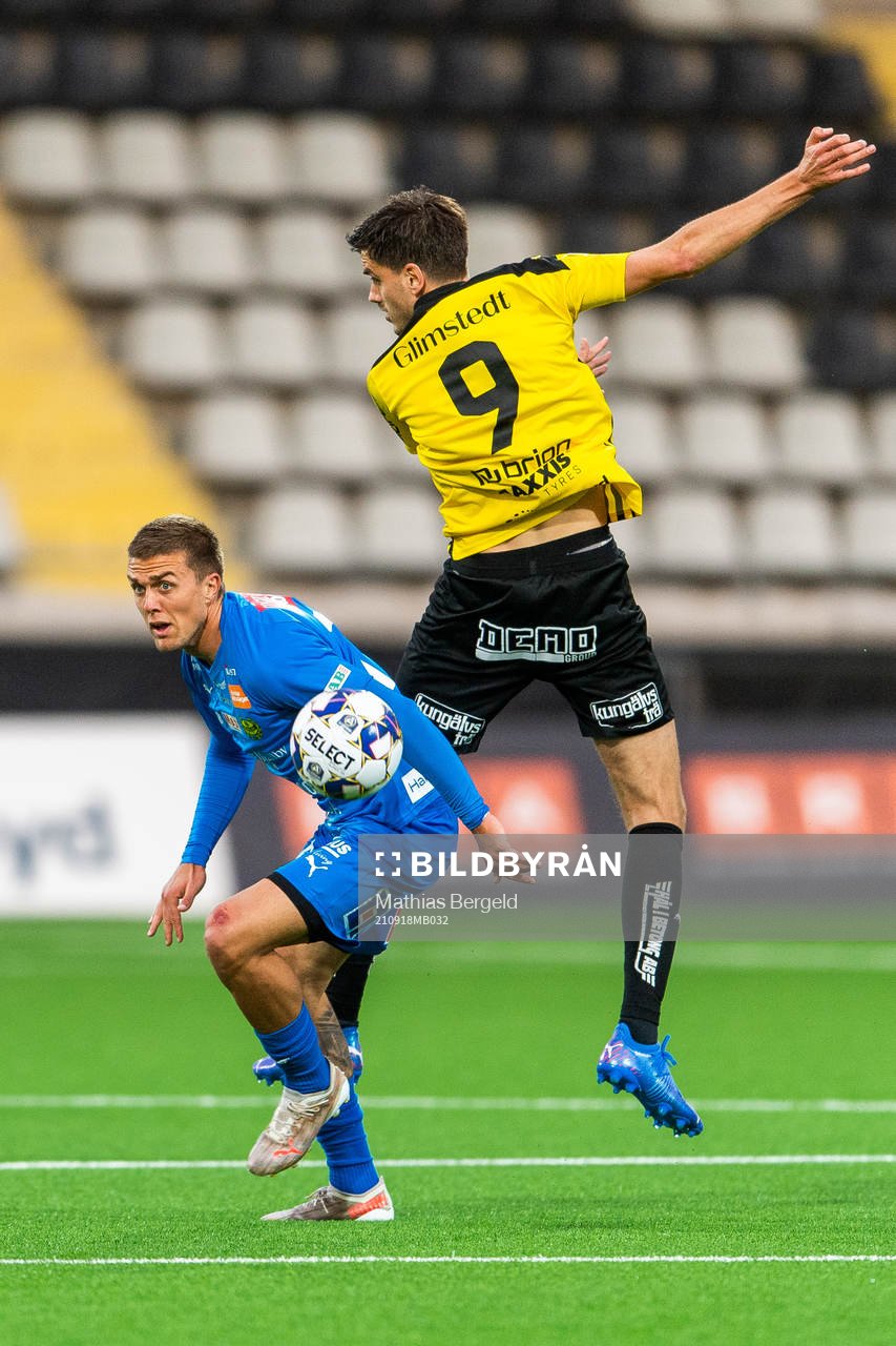 Mjällbys Ivan Kricak och Häckens Alexander Jeremejeff