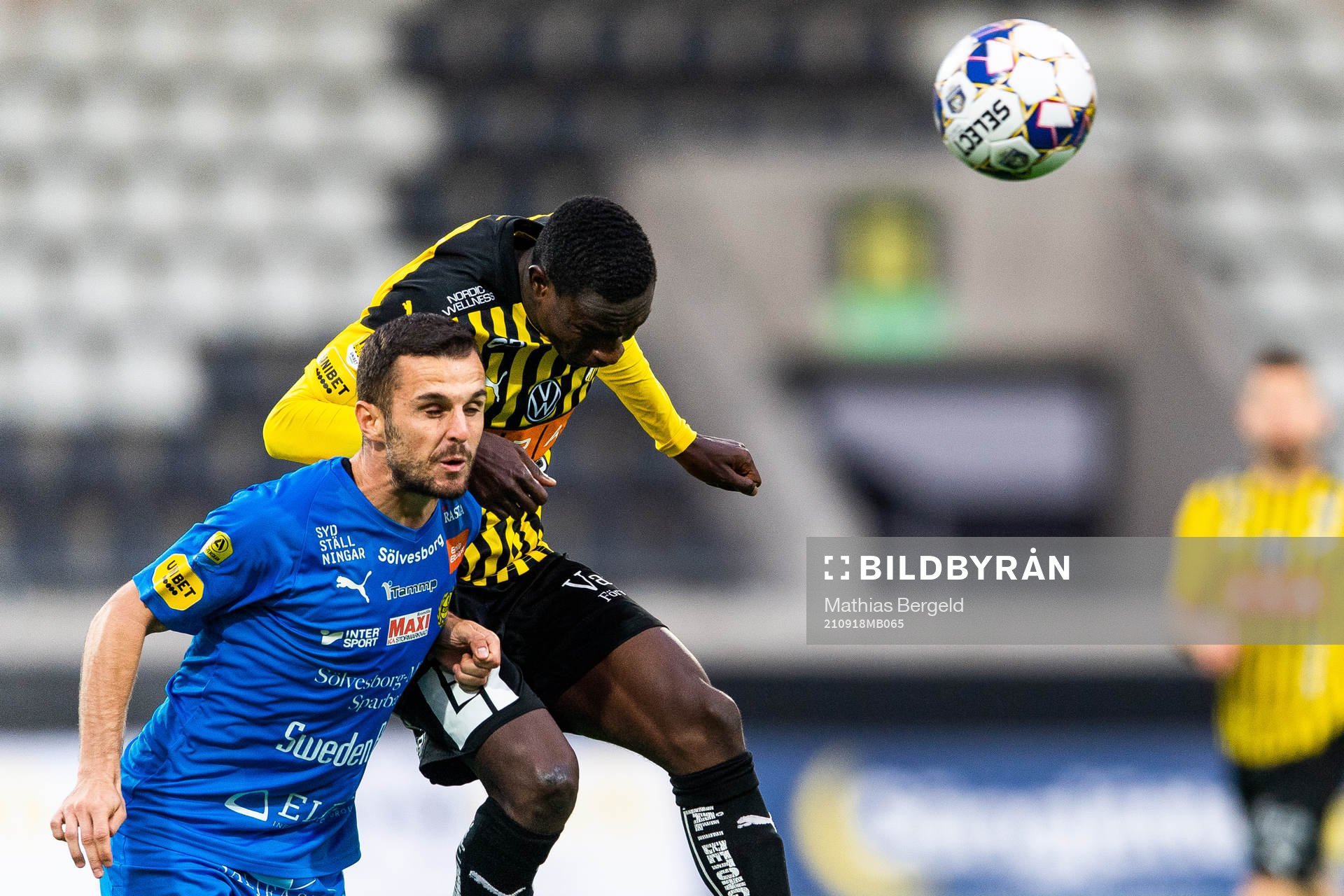 Mjällbys Kadir Hodzic och Häckens Godswill Ekpolo