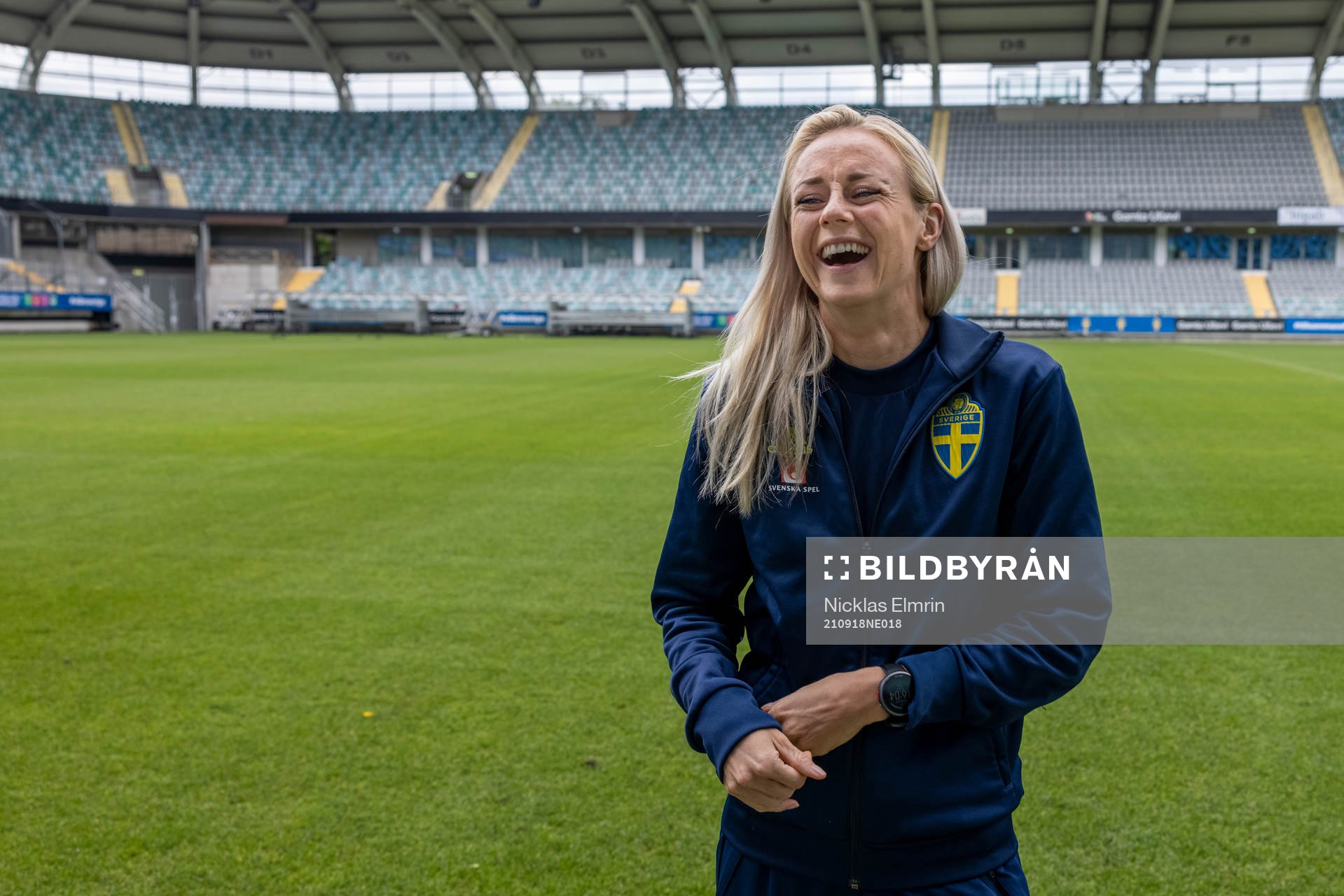 En glad Amanda Ilestedt fotograferad i