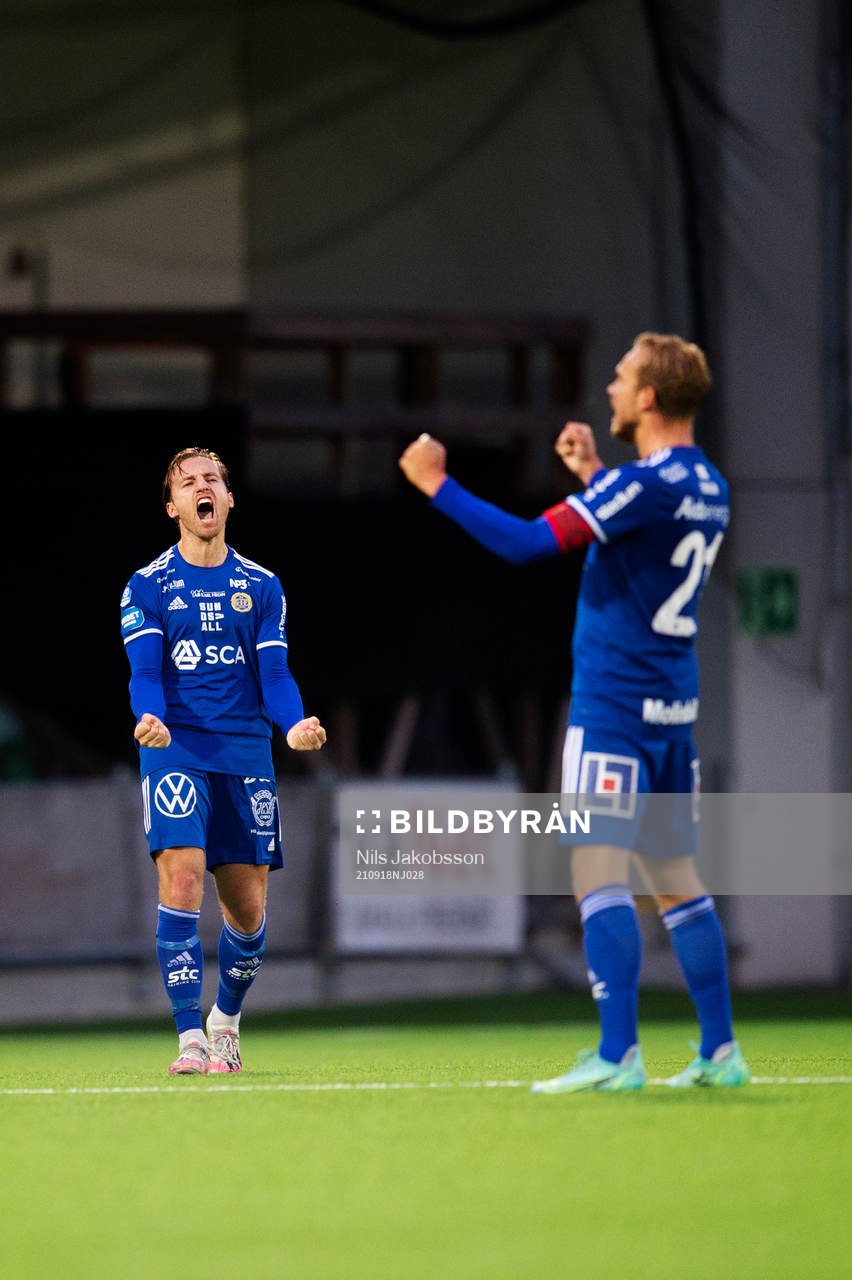 Sundsvalls Daniel Stensson och Pontus Engblom jublar vid