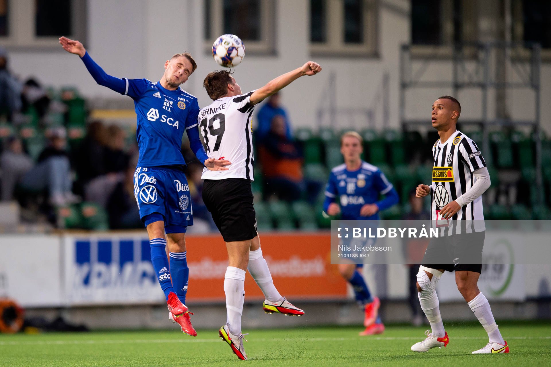 Sundsvalls Albin Palmlöf och Landskronas Emil Jönsson och