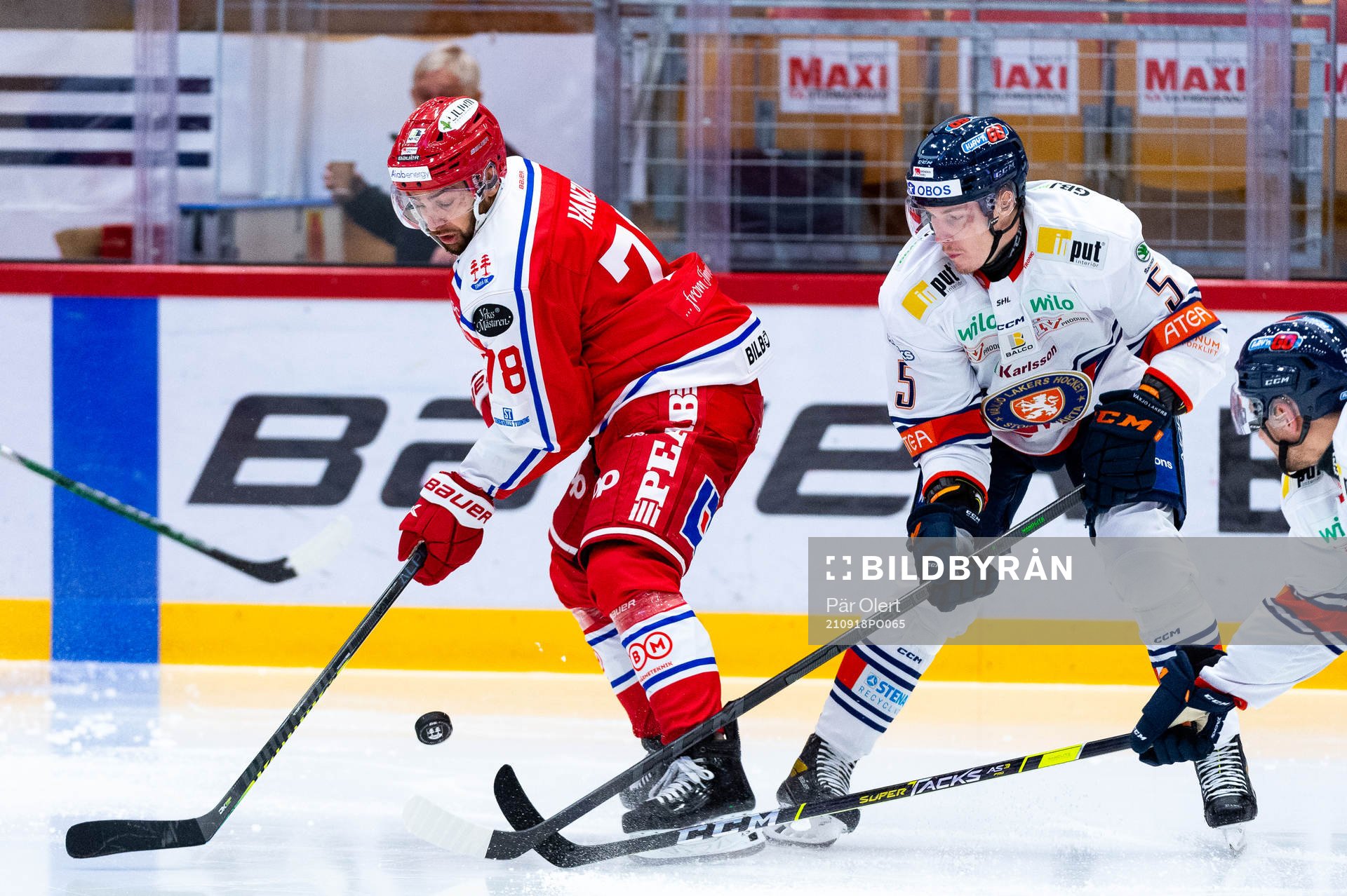 Timrås Robin Hanzl och Växjös Juuso Vainio