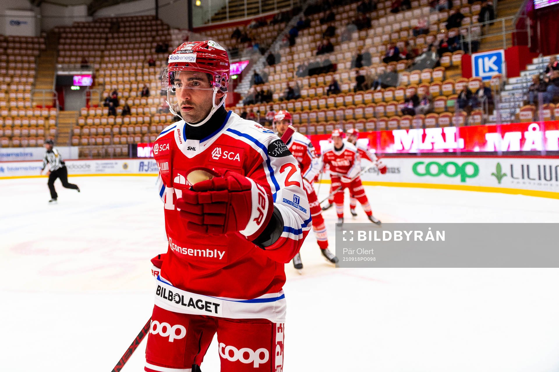 Timrås Joey LaLeggia jublar
