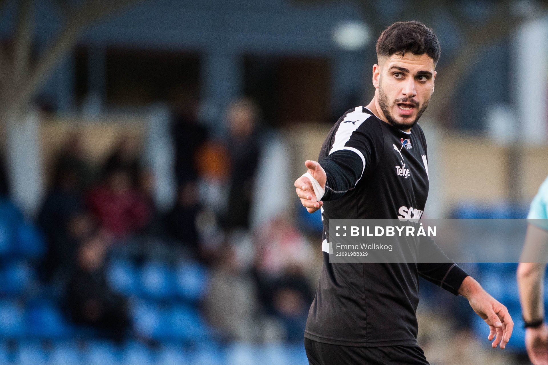 Assyriskas Nemrut Awrohum under fotbollsmatchen i Ettan norra mellan Sandviken och Assyriska FF den 19 september 2021 i Sandviken.