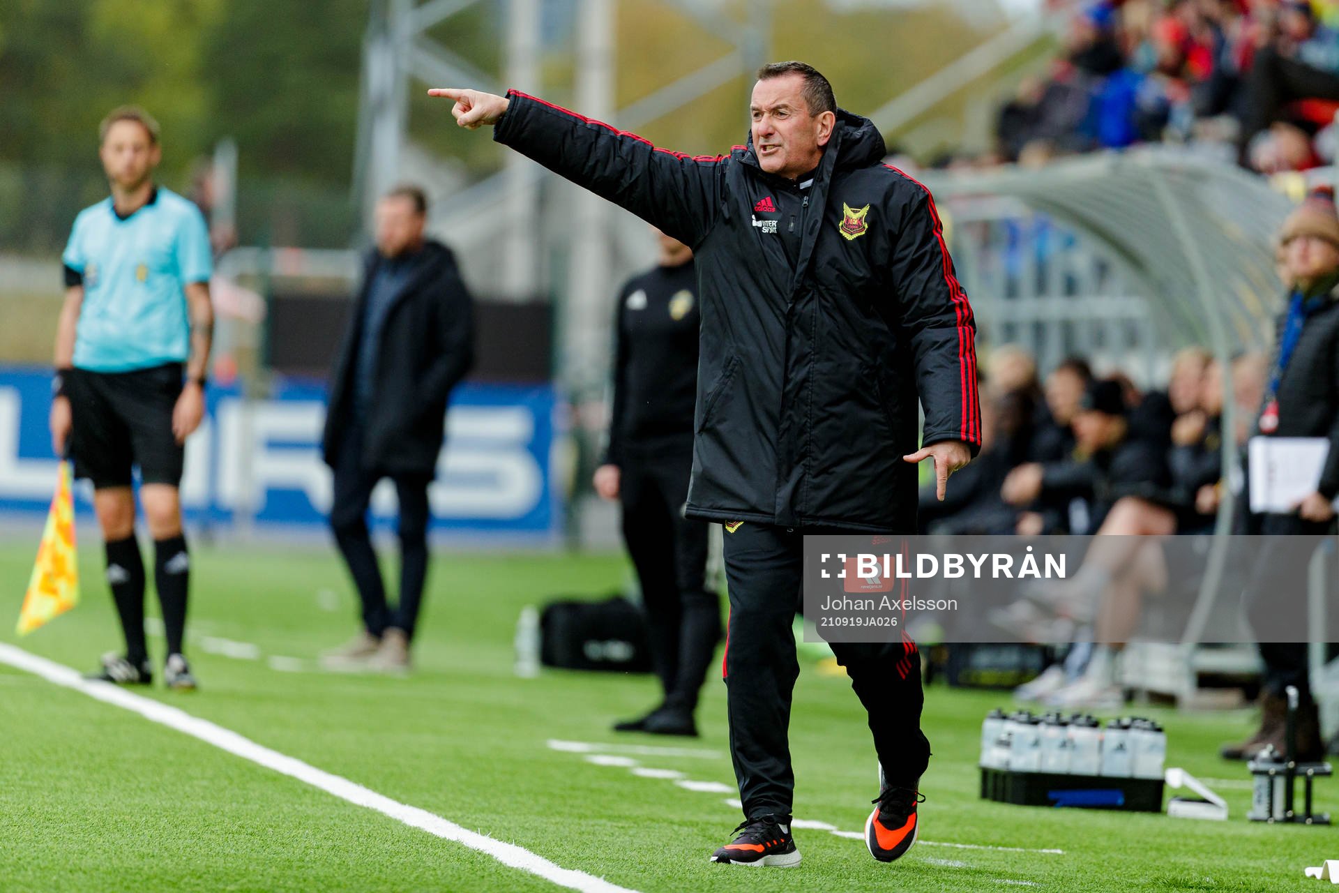 Östersunds tränare Per Joar Hansen reagerar