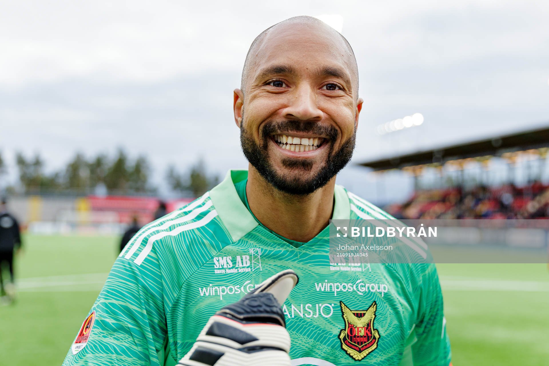 Östersunds målvakt Aly Keita jublar
