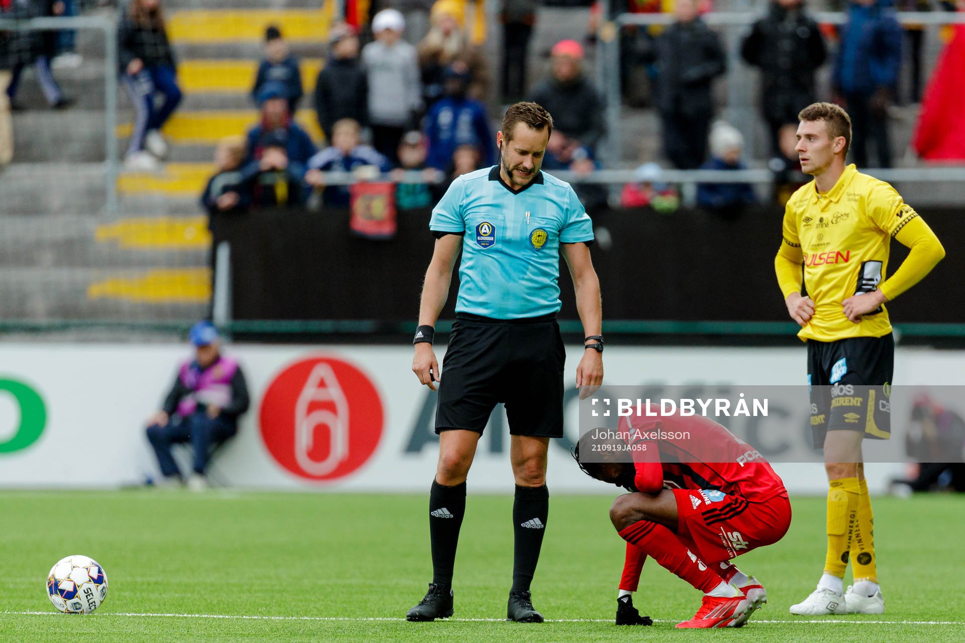 Östersunds Blair Turgott  har ont