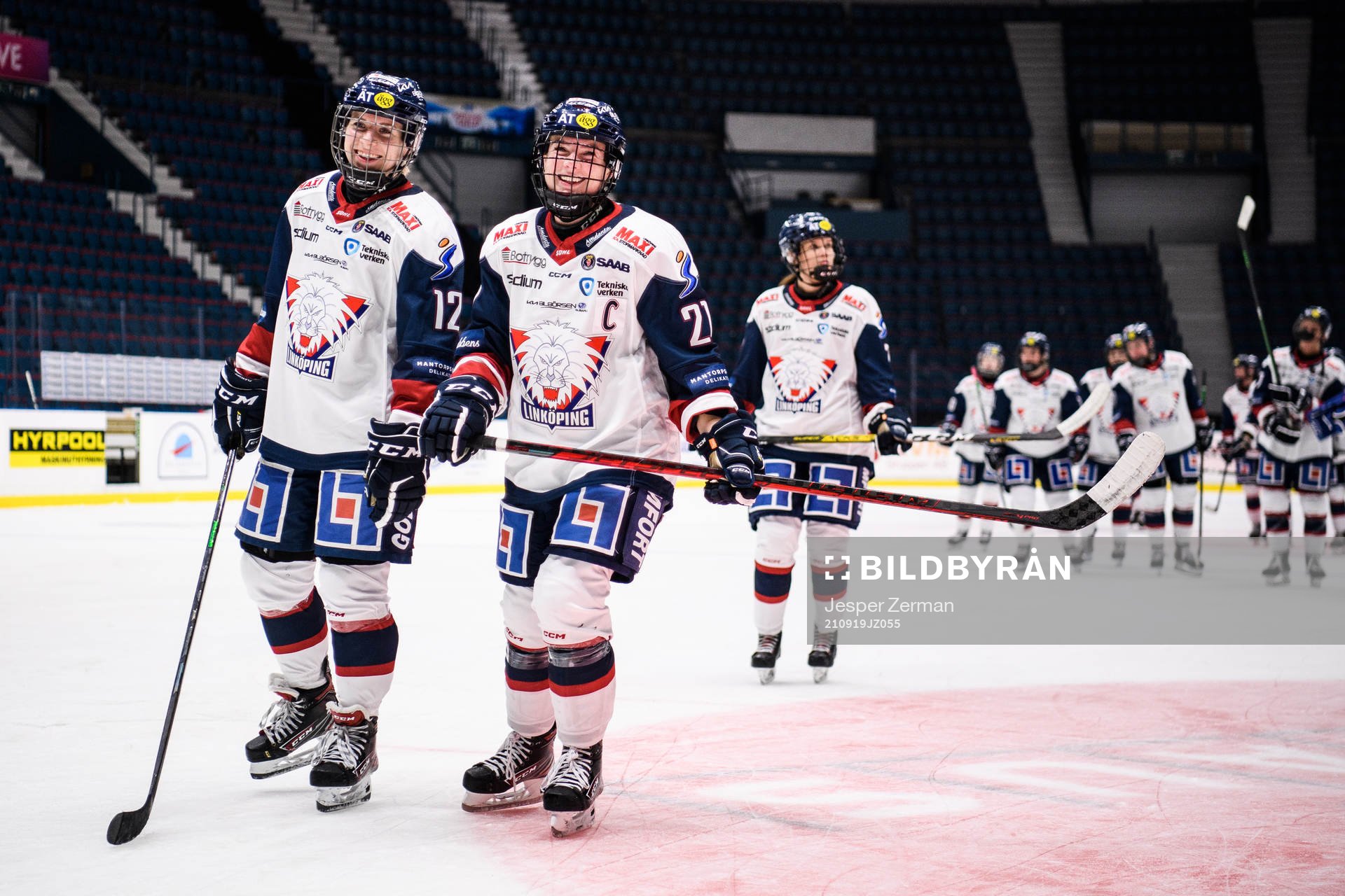 Linköpings Ingrid Morset och Madelen Haug Hansen jublar