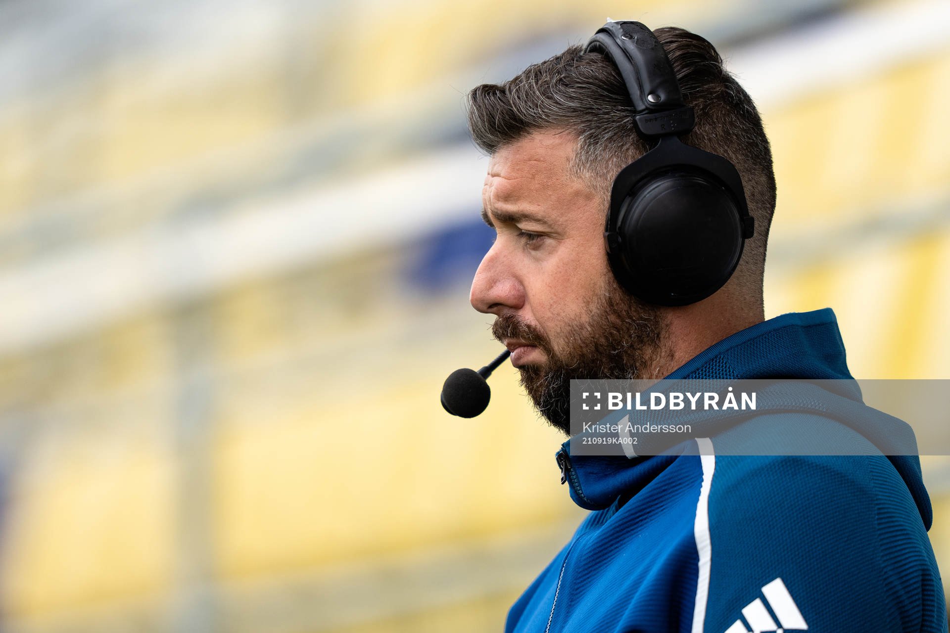 Östers tränare Dennis Velic före fotbollsmatchen i