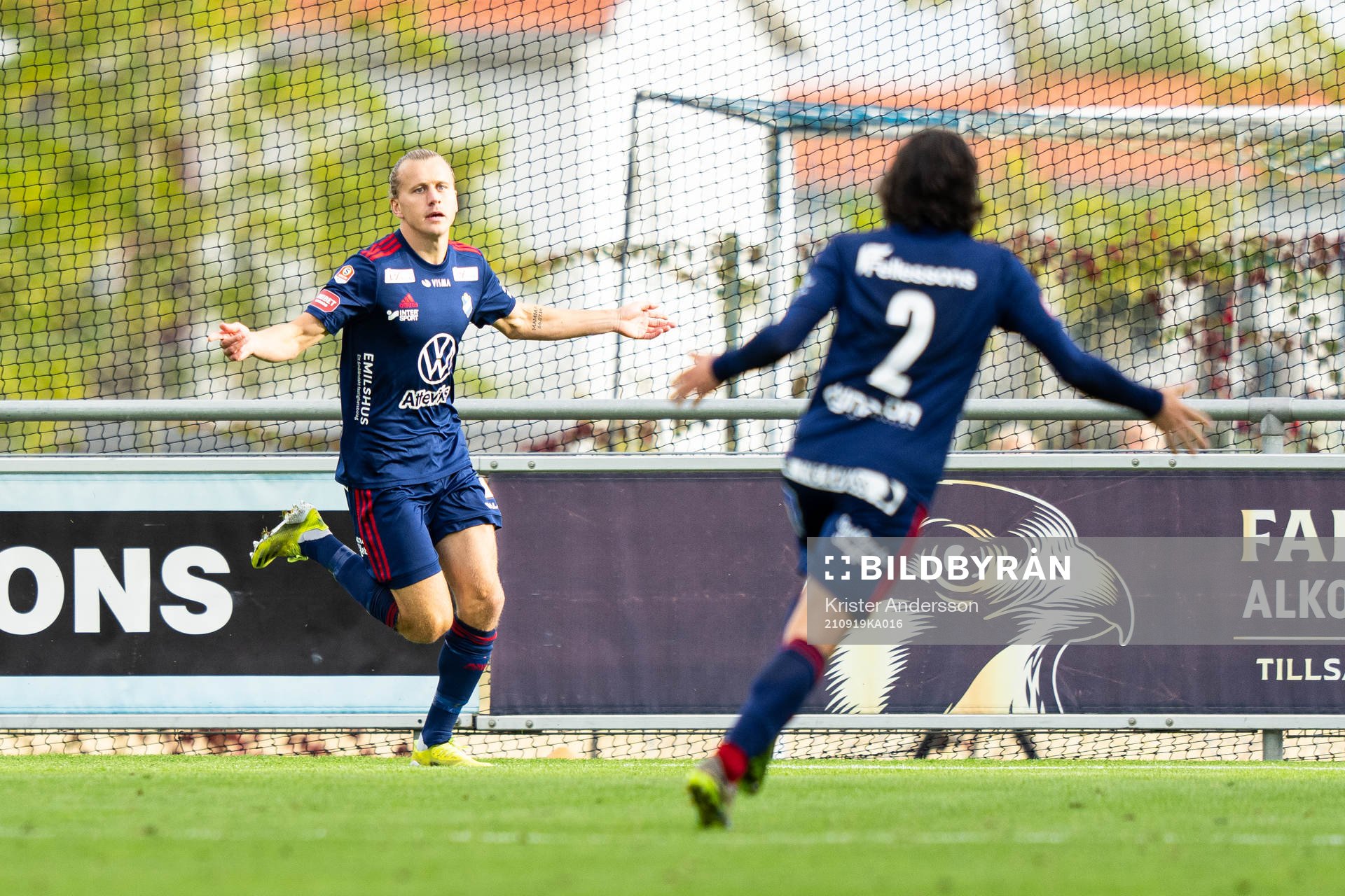 Östers Jesper Jonasson Westermark jublar