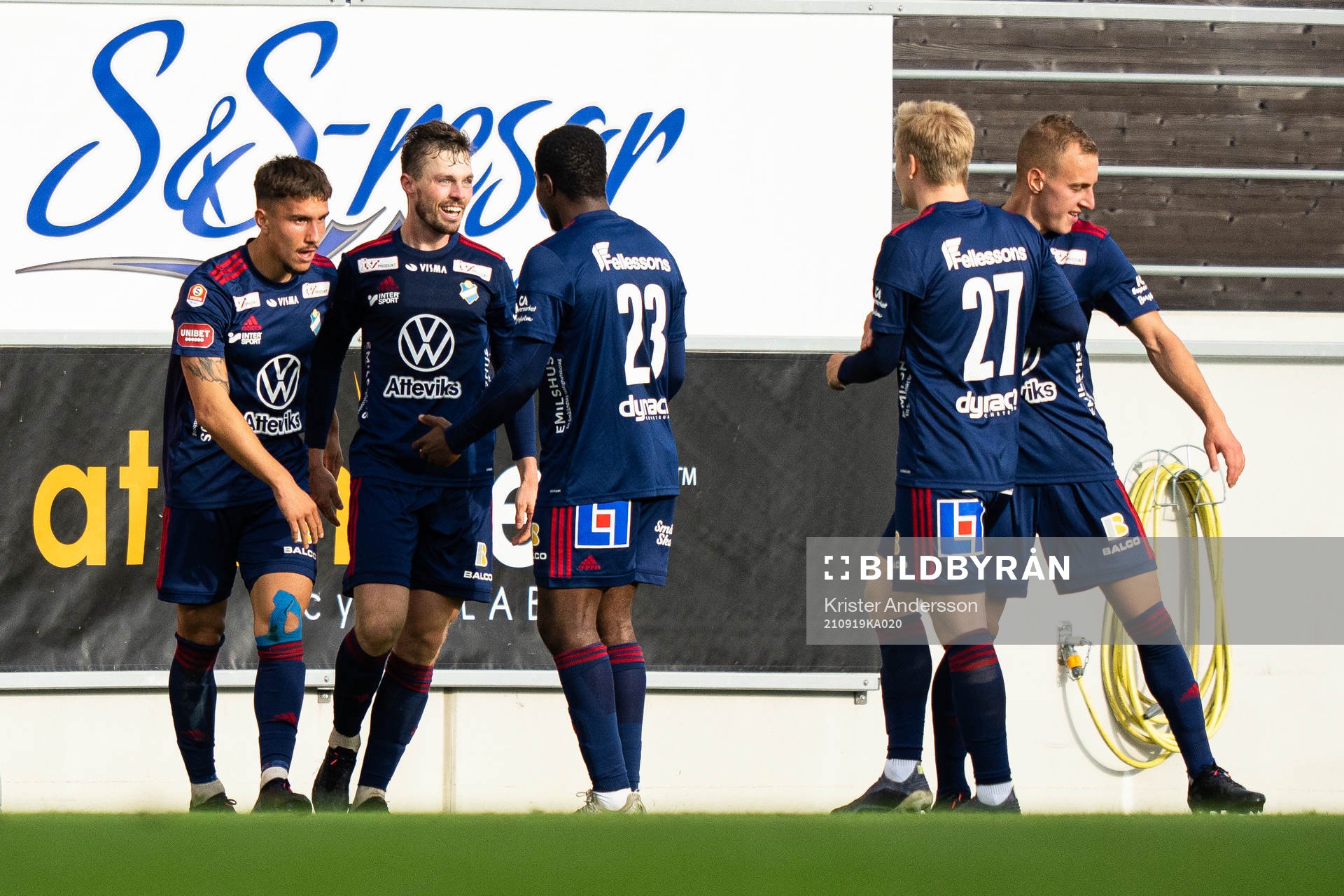 Östers Nicolas Mortensen jublar med laget