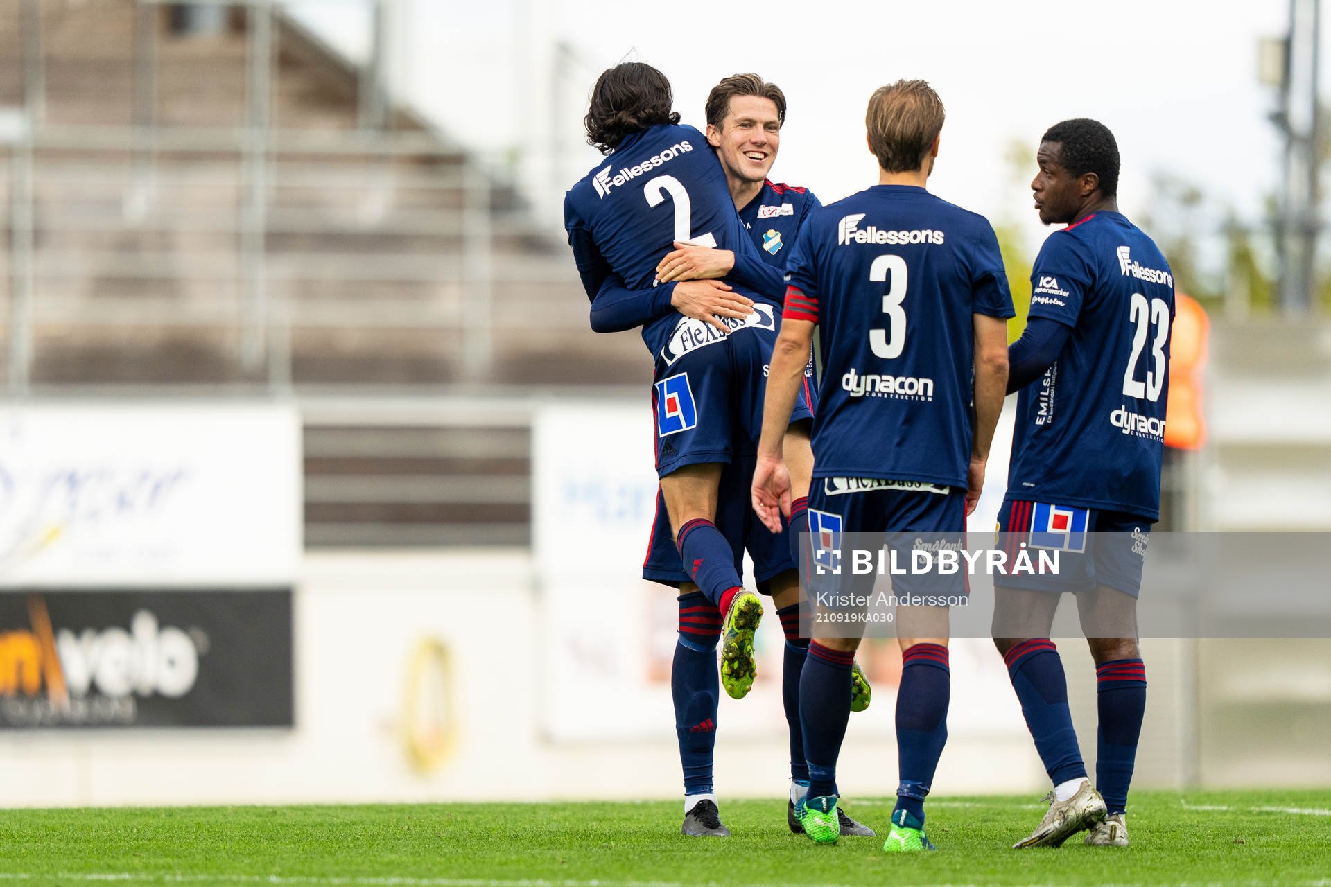 Östers spelare jublar