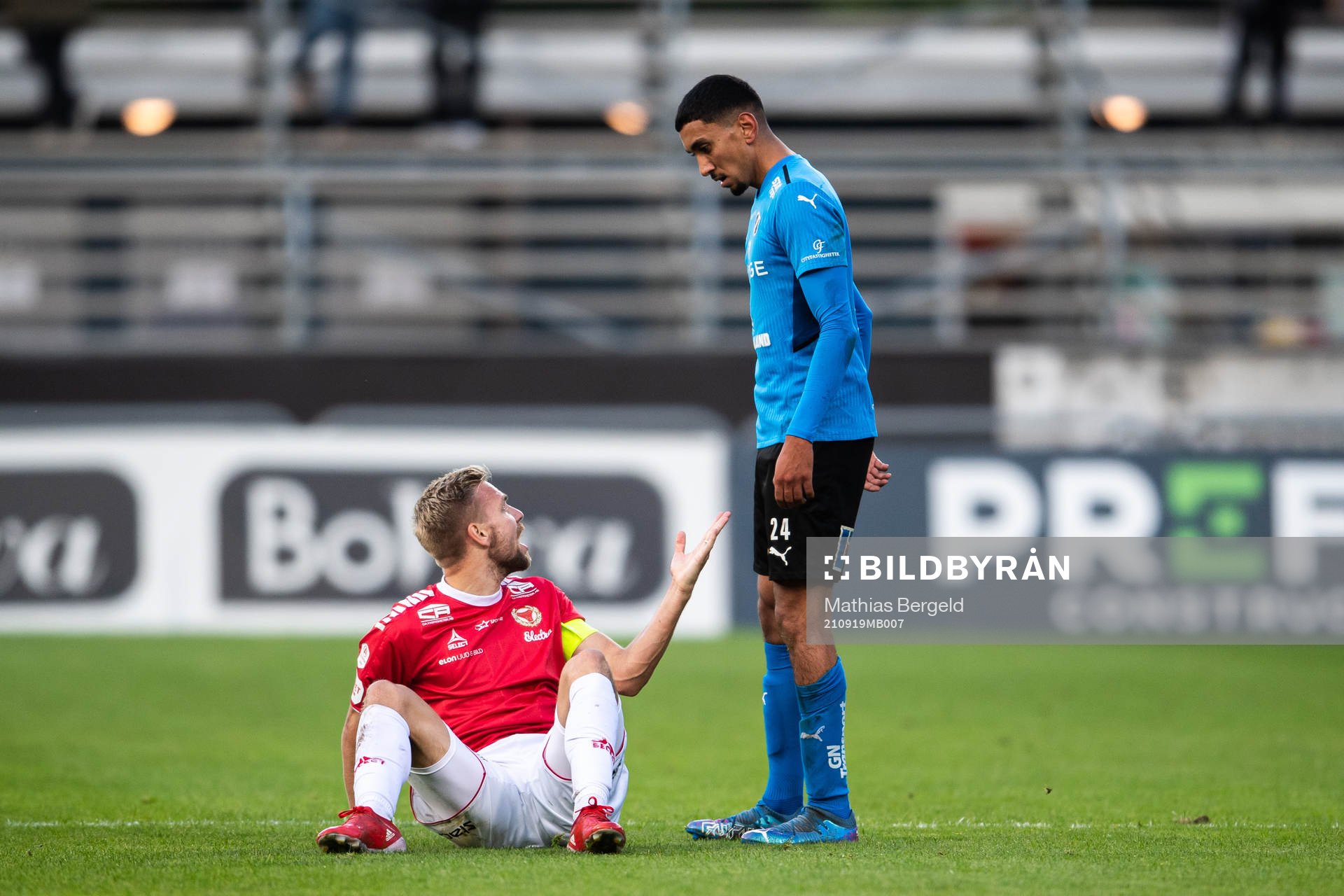Kalmars Jonathan Ring reagerar mot Halmstads Amir Al-Ammari