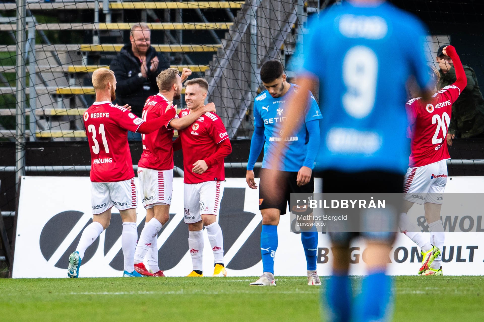 Kalmars Nils Fröling, Jonathan Ring och Isak Jansson jublar