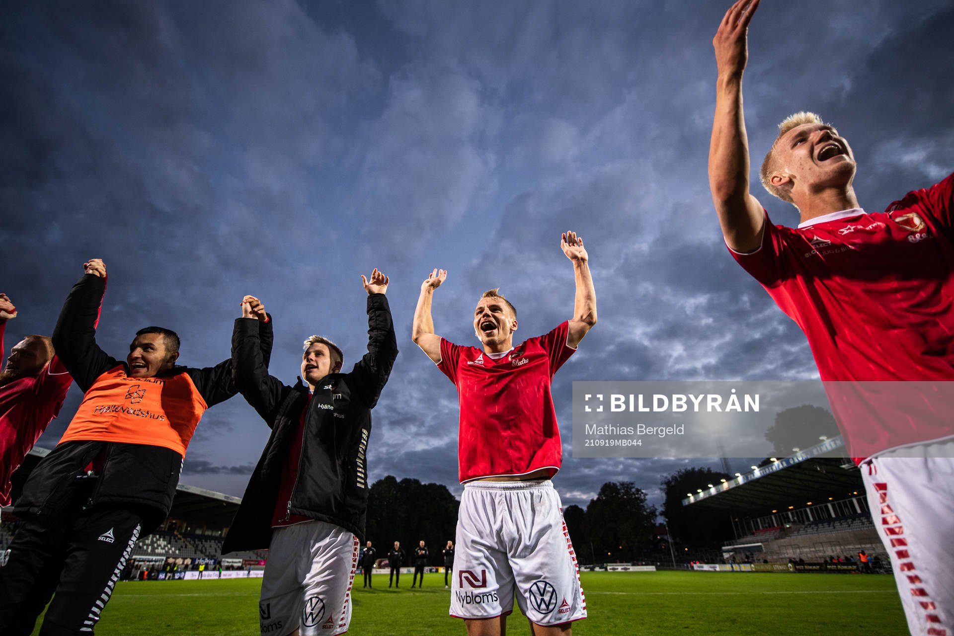 Kalmars Isak Jansson och Sebastian Ring jublar