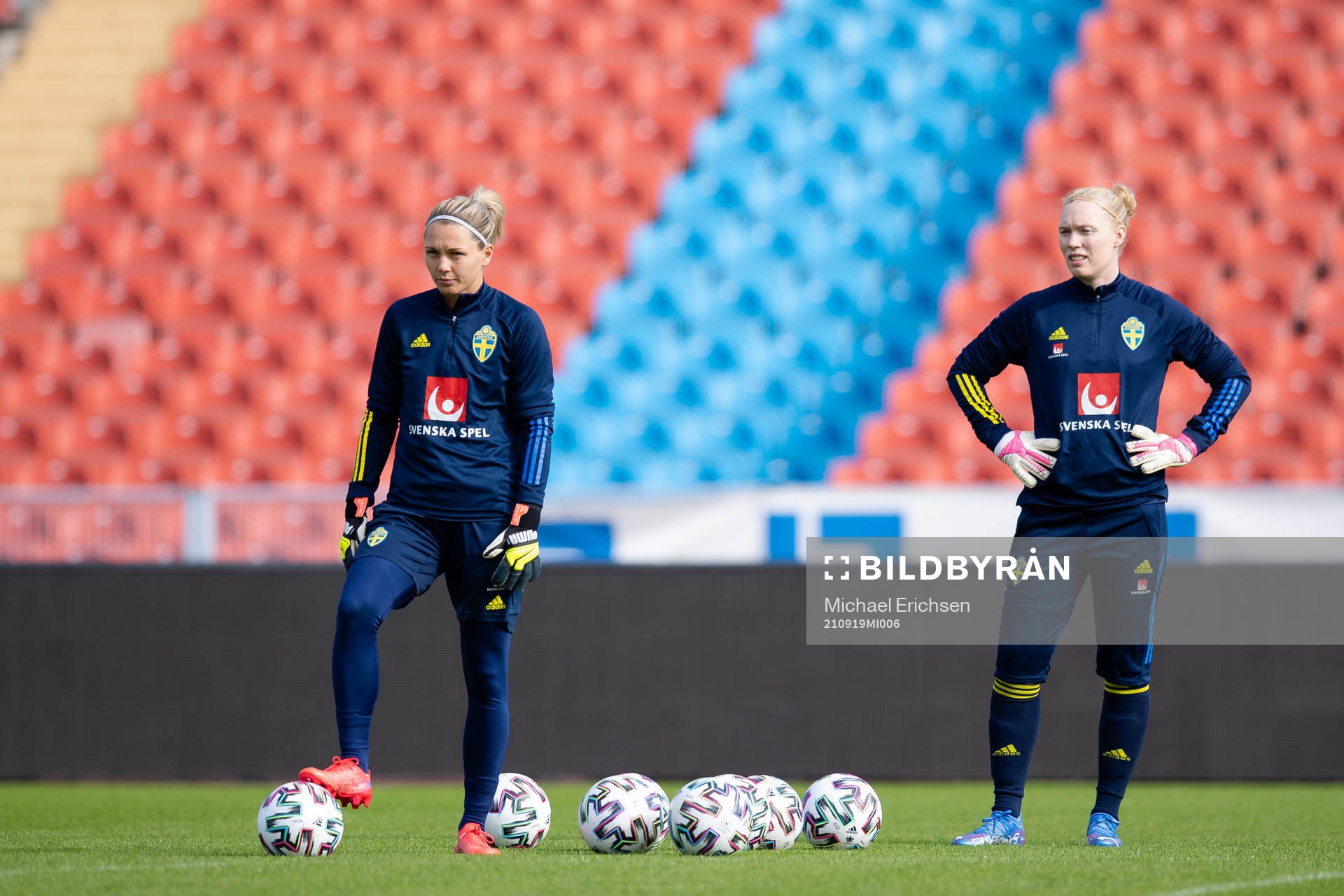 Goalkeeper Jennifer Falk and goalkeeper Hedvig Lindahl of