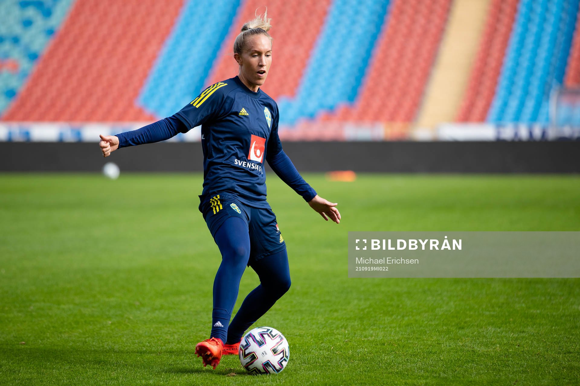 Julia Roddar of Sweden