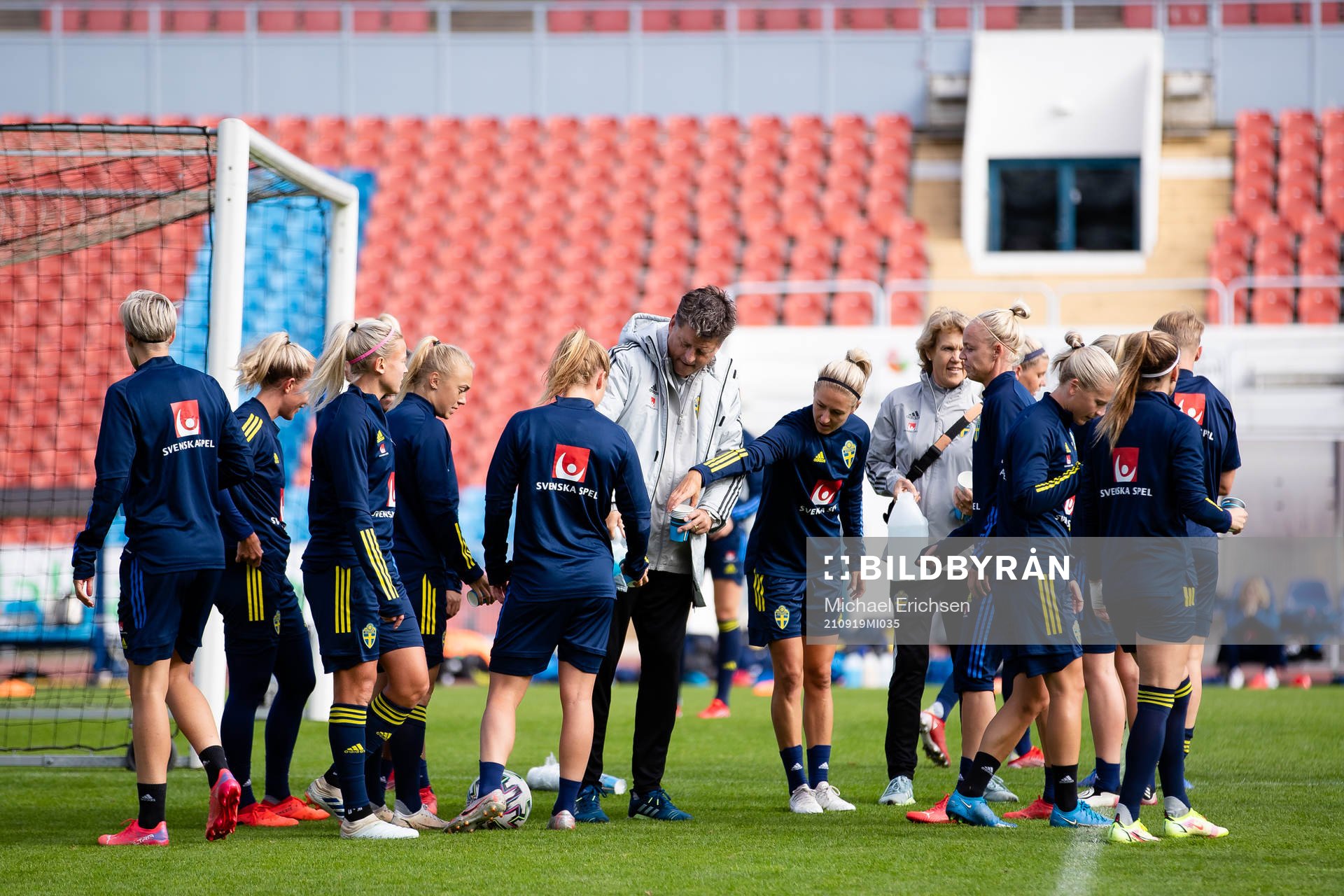 Players of Sweden gathered
