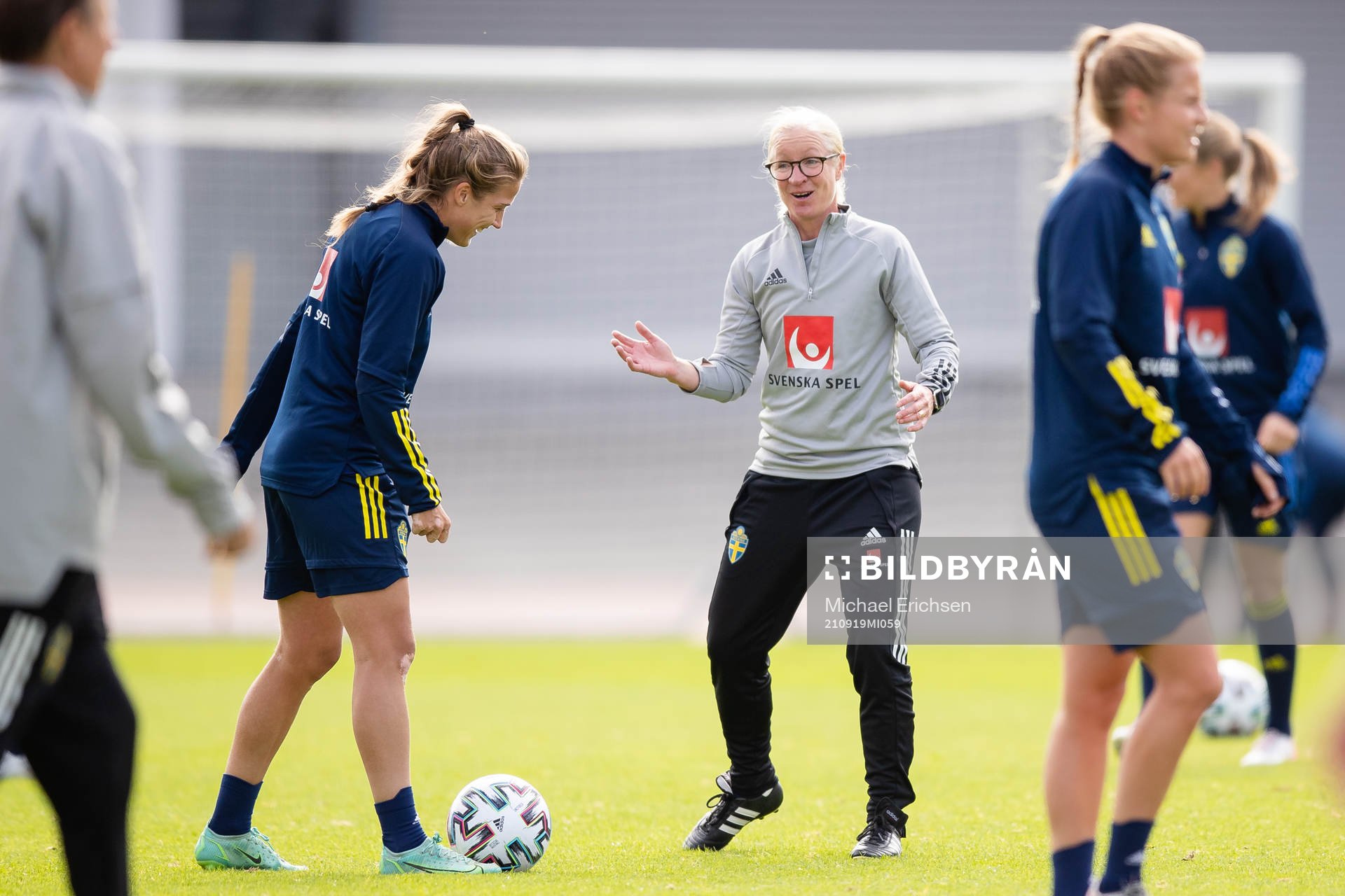 Filippa Angeldahl and Victoria Sandell, assistant coach of