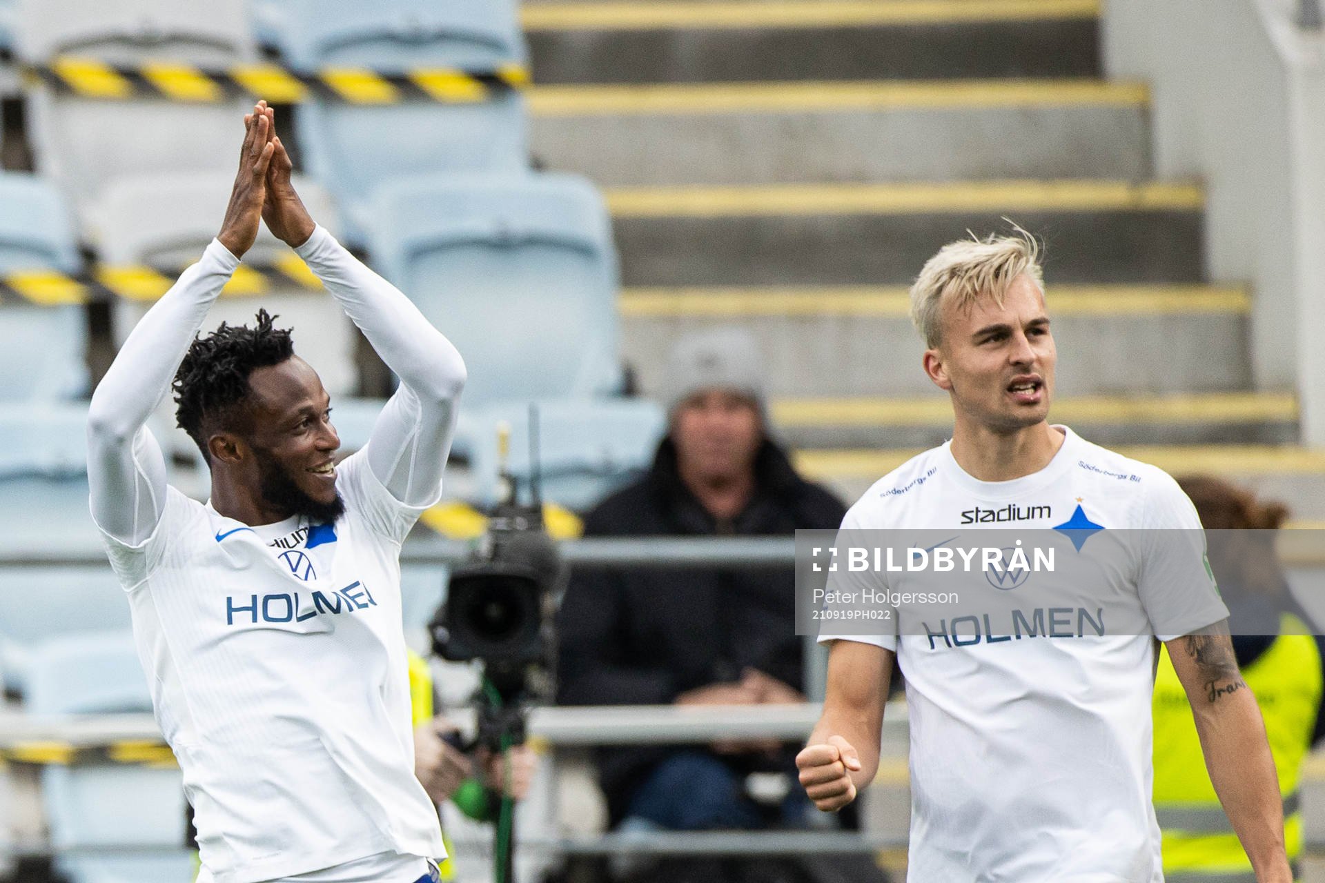 IFK Norrköpings Samuel Adegbenro jublar