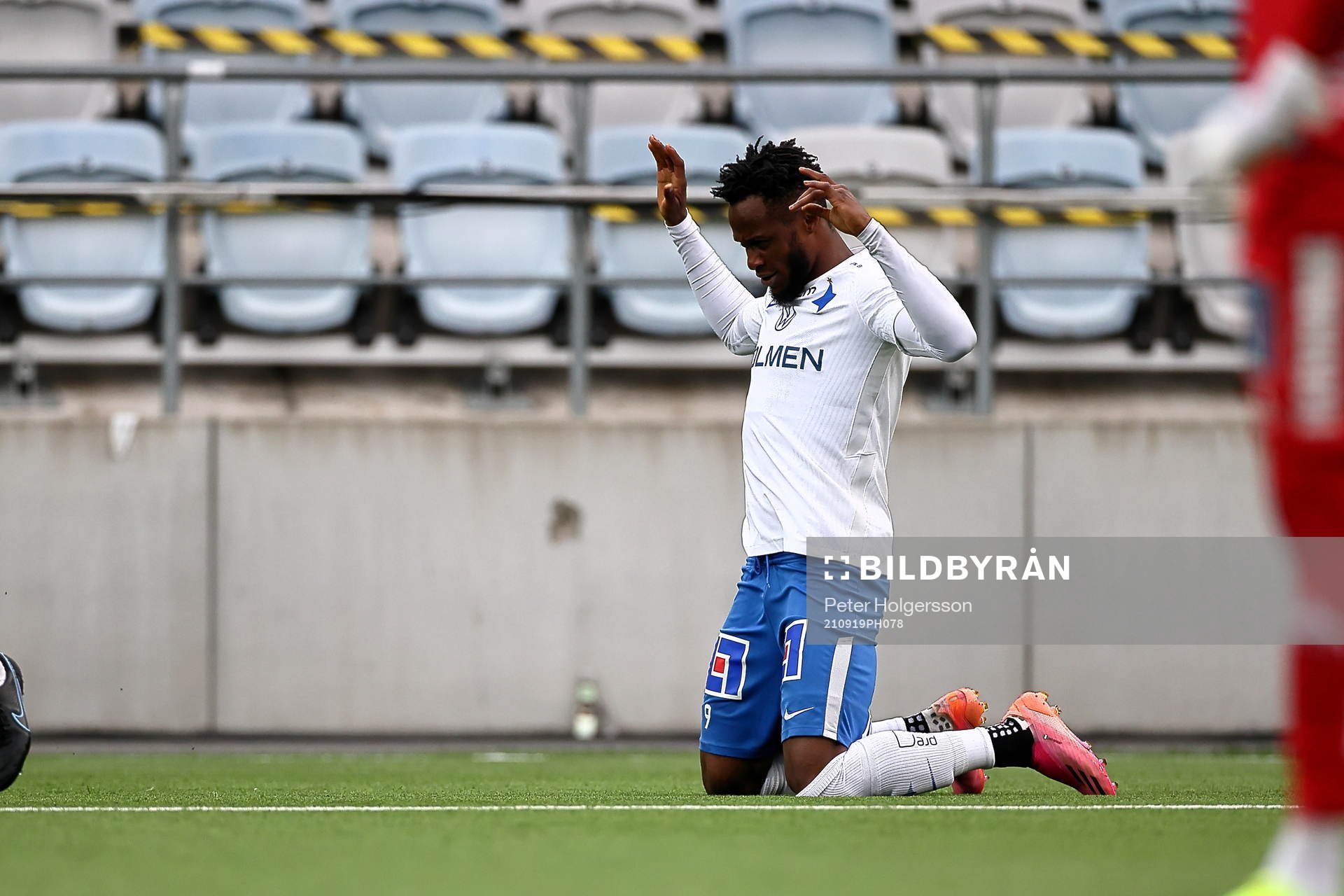 IFK Norrköpings Samuel Adegbenro jublar