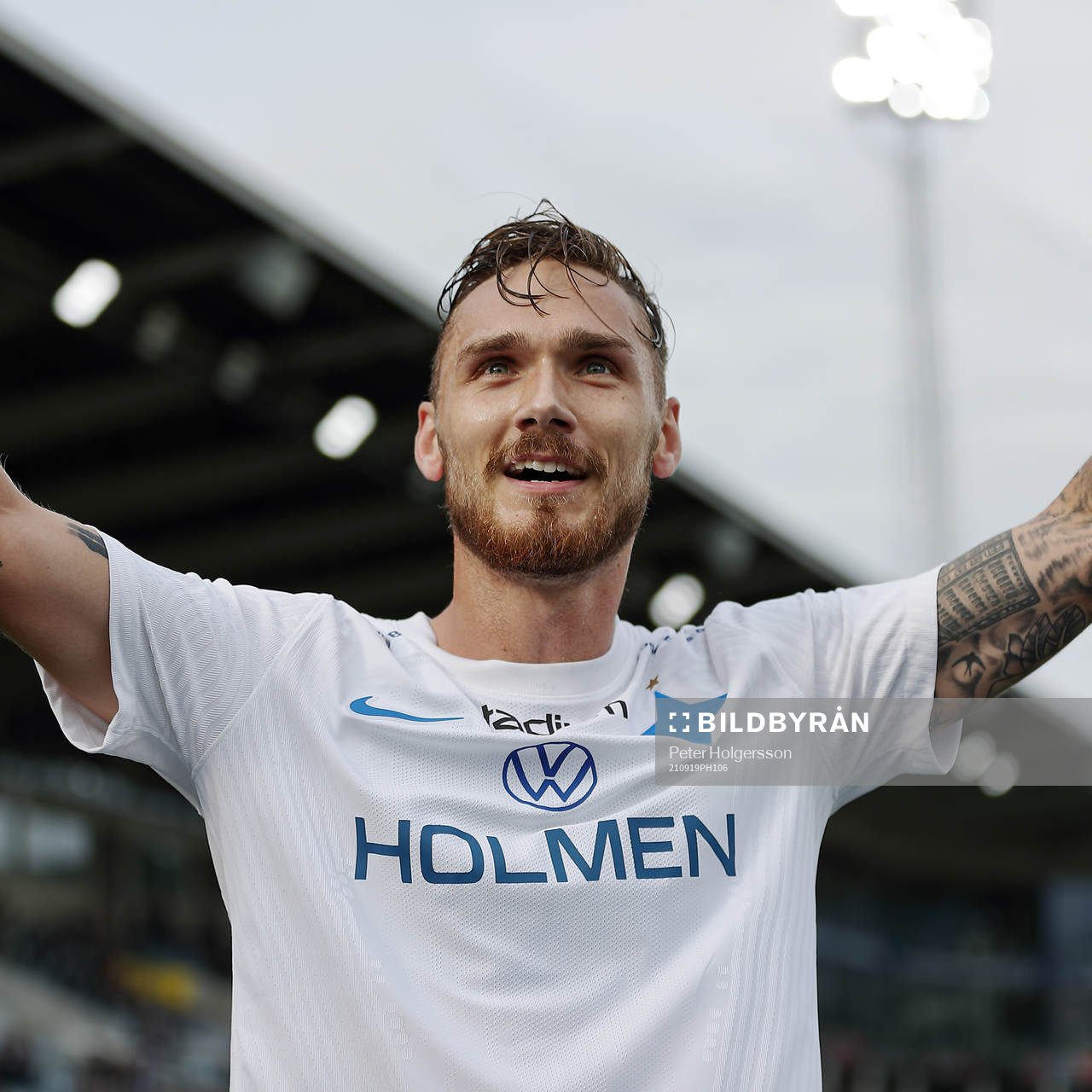 IFK Norrköpings Linus Wahlqvist jublar