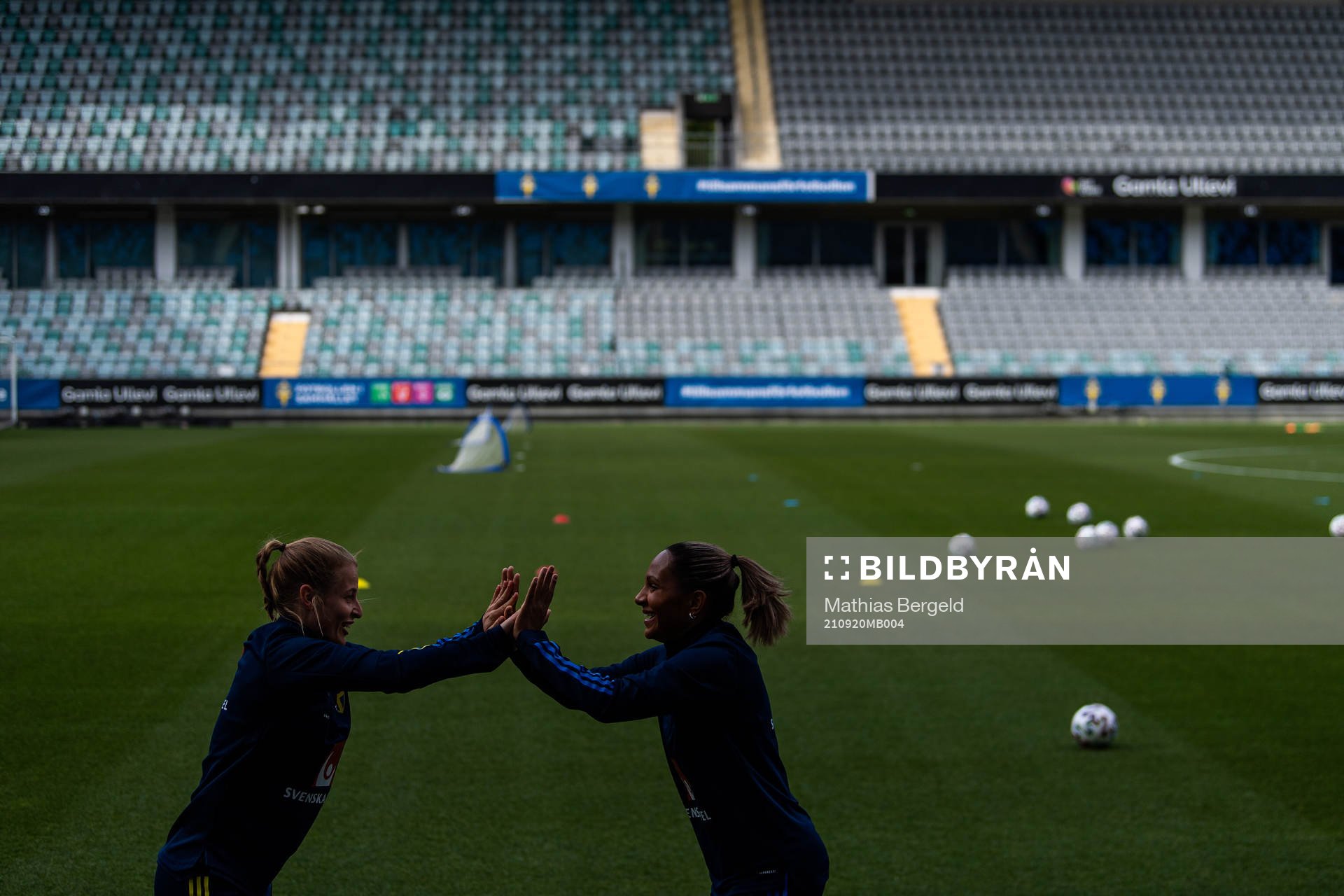 Anna Anvegård and Madelen Janogy