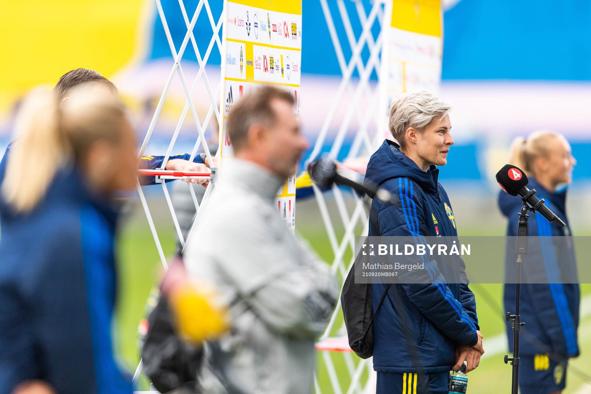 Lina Hurtig is interviewed