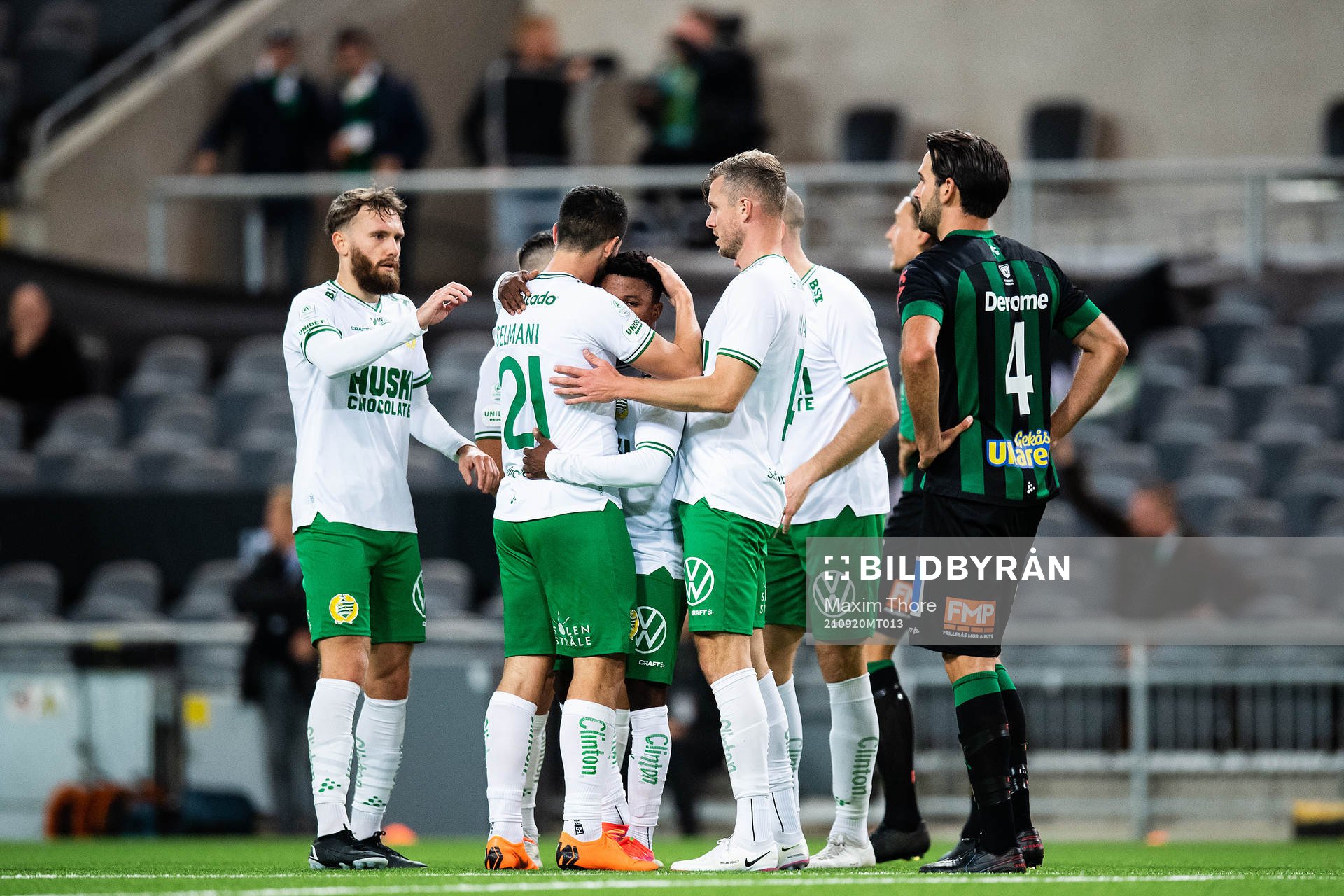 Hammarbys Astrit Selmani och Akinkunmi Amoo jublar