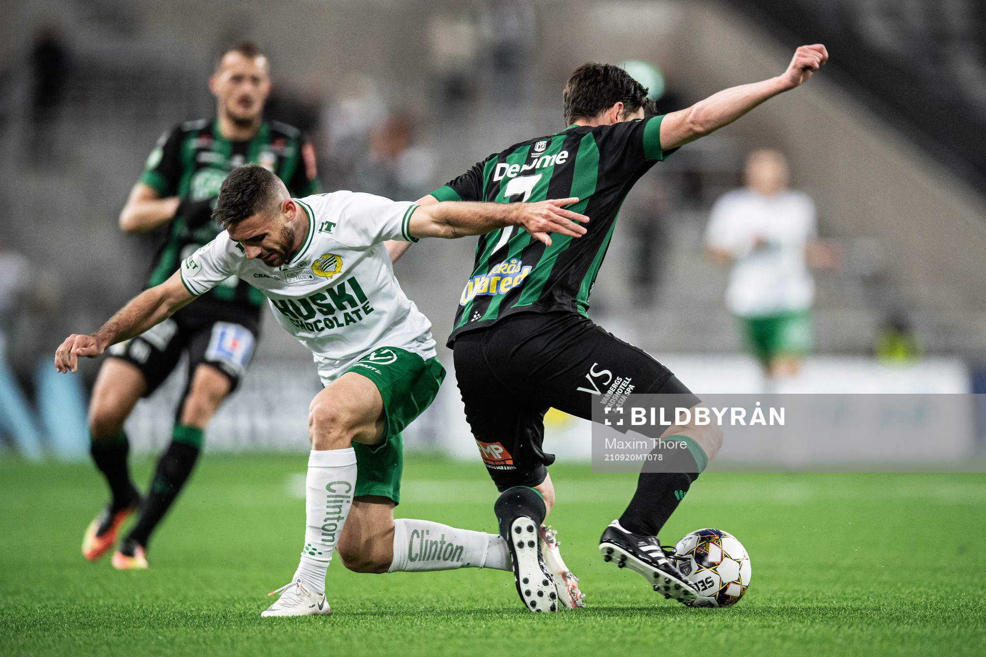 Hammarbys Aljosa Matko och Varbergs Robin Tranberg