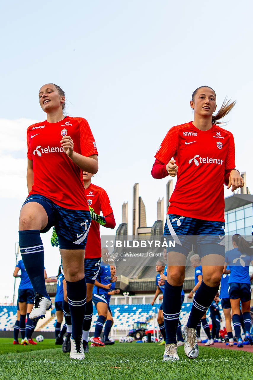 Goalkeepers Aurora Mikalsen and Cecilie Fiskerstrand of the