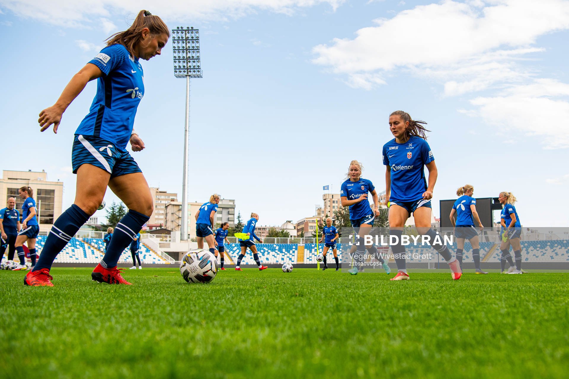 Emilie Bosshard Haavi and Vilde Bøe Risa of the Norwegian