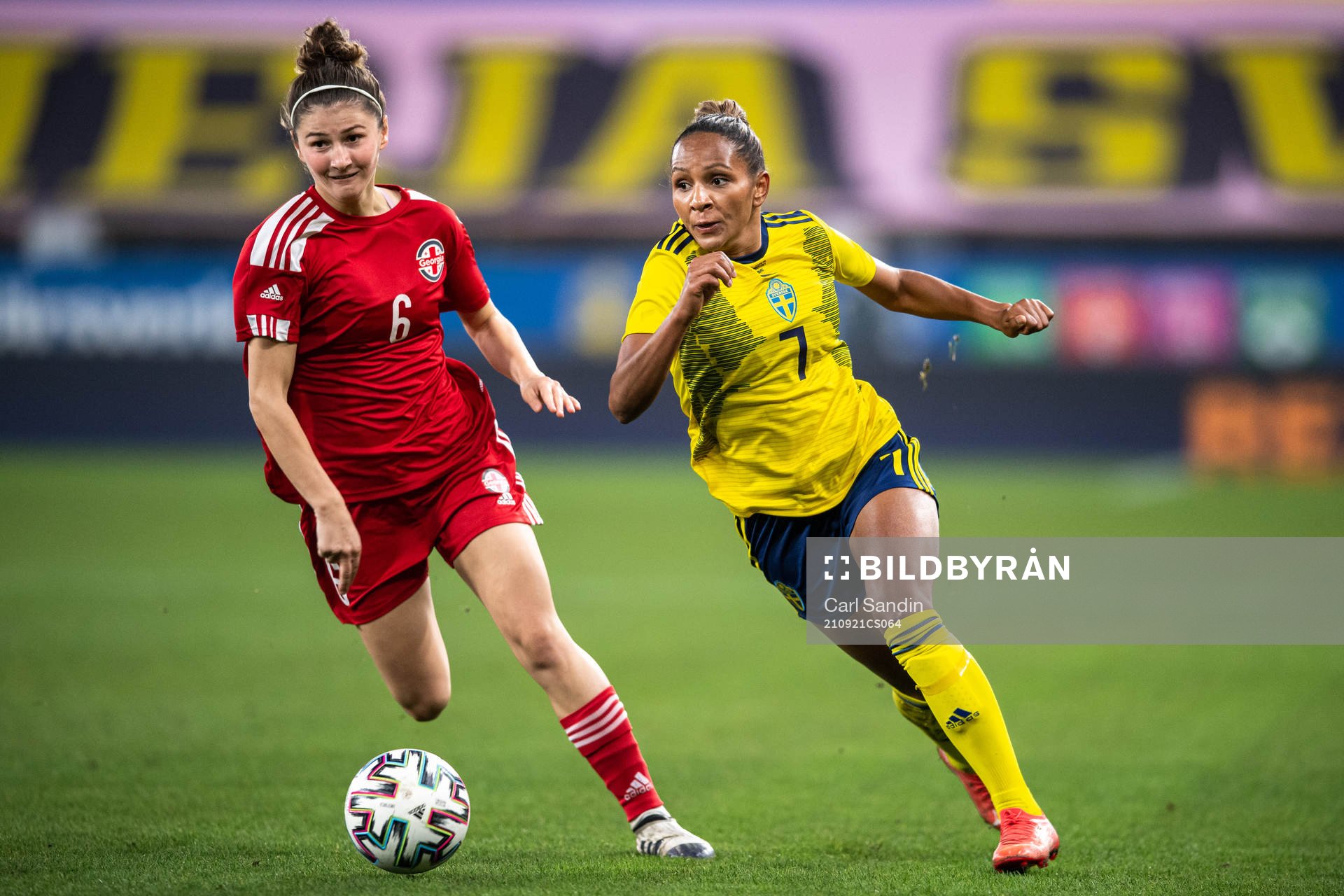 Natia Danelia of Georgia and Madelen Janogy of Sweden