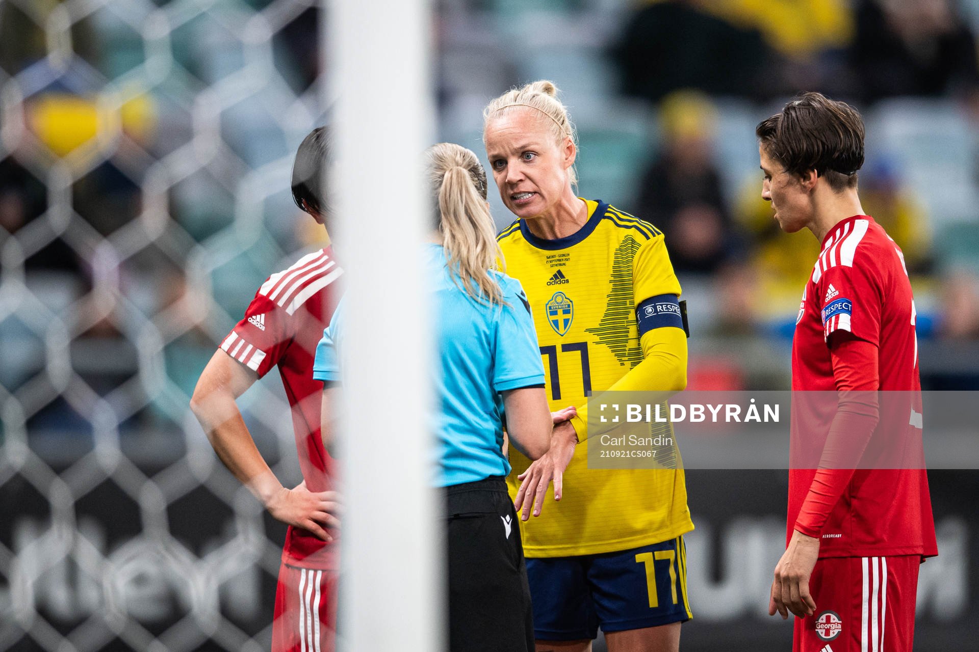 Caroline Seger of Sweden in a conversation with referee