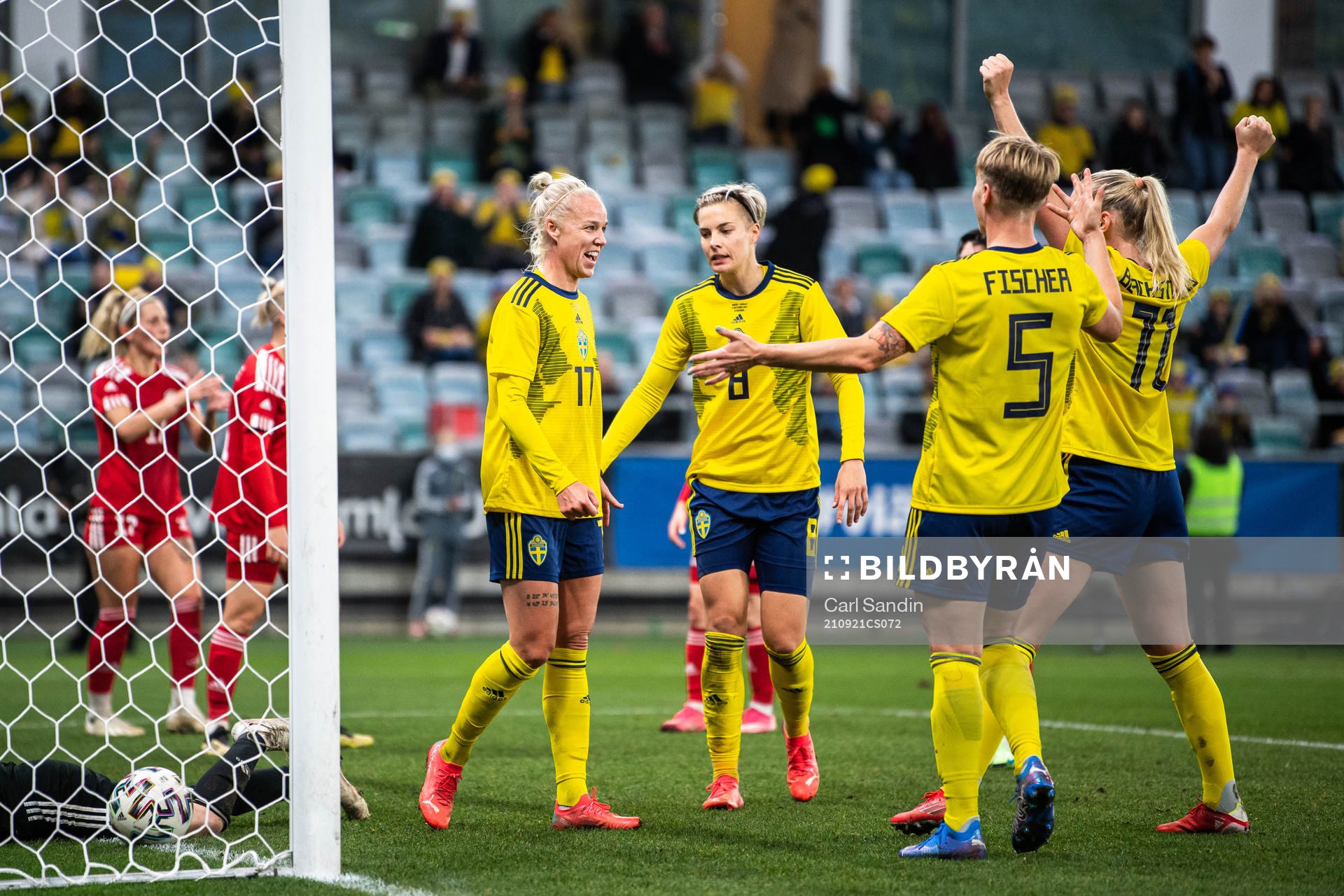 Caroline Seger of Sweden celebrate with teammates