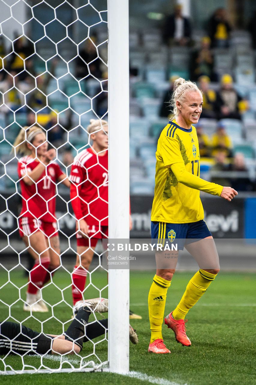 Caroline Seger of Sweden celebrate