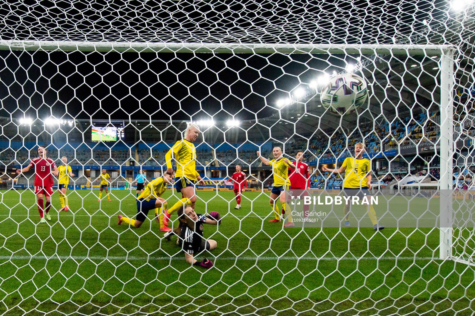 Caroline Seger of Sweden scores 4-0