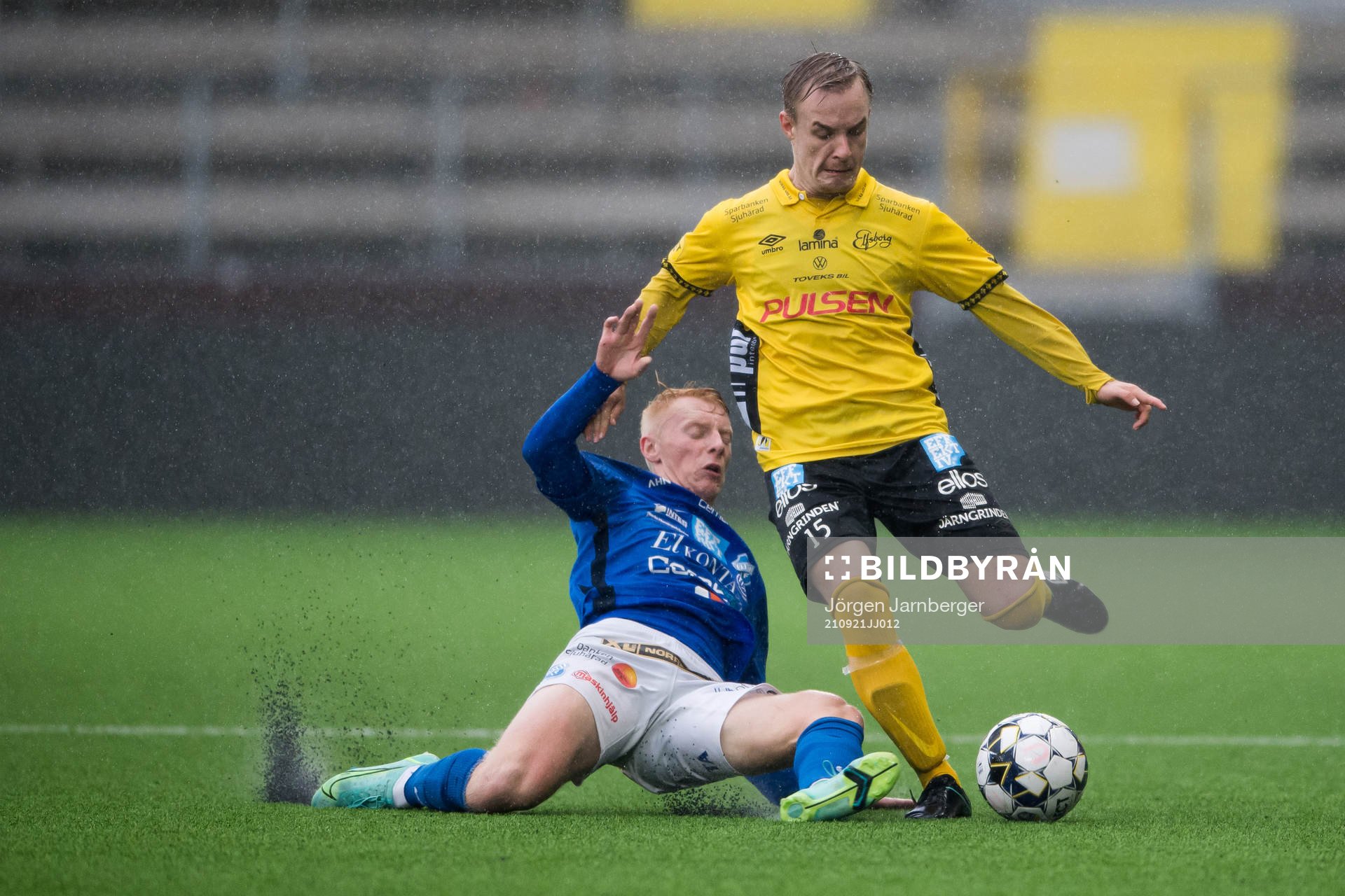 Elfsborgs Mattias Mannerstål och Norrbys Wilhelm Ärlig