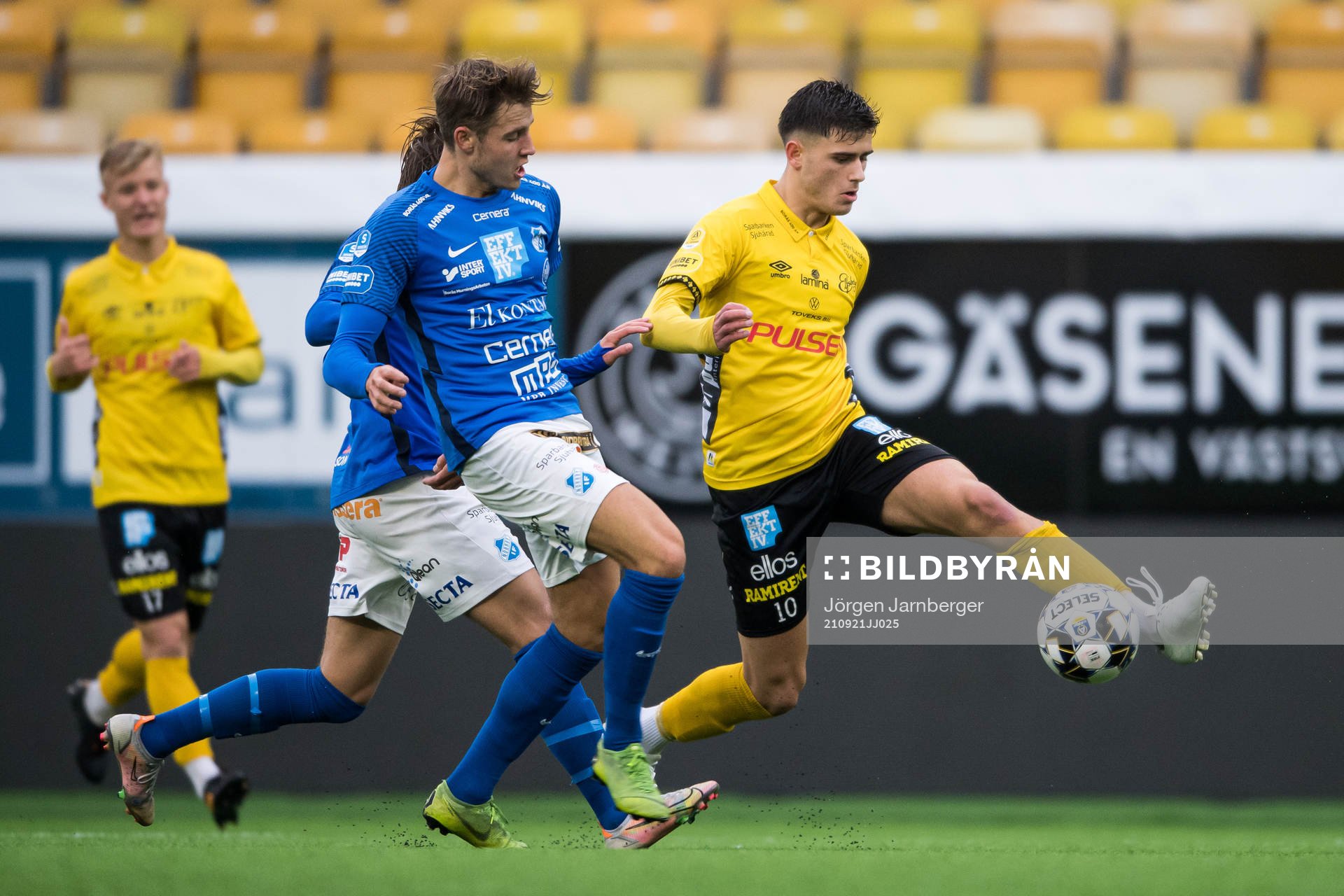 Elfsborgs Besfort Zeneli och Norrbys Felix Wahle