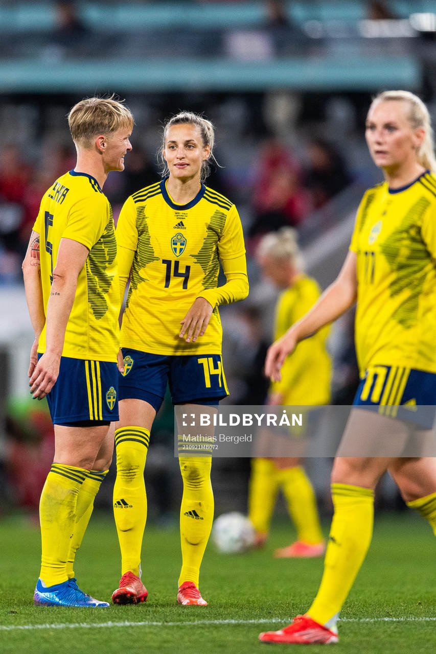 Nilla Fischer and Nathalie Björn of Sweden
