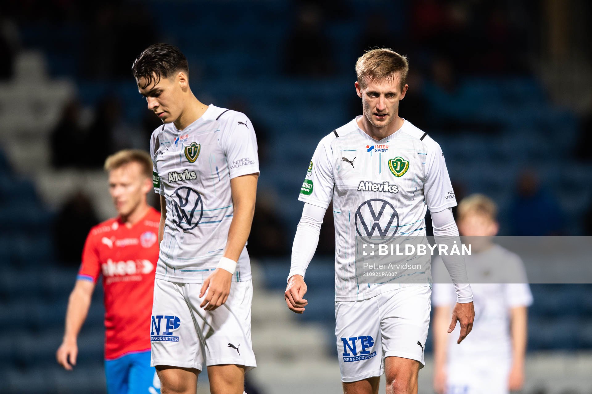 Jönköpings Adam Ben Lamin och Jesper Svensson deppar