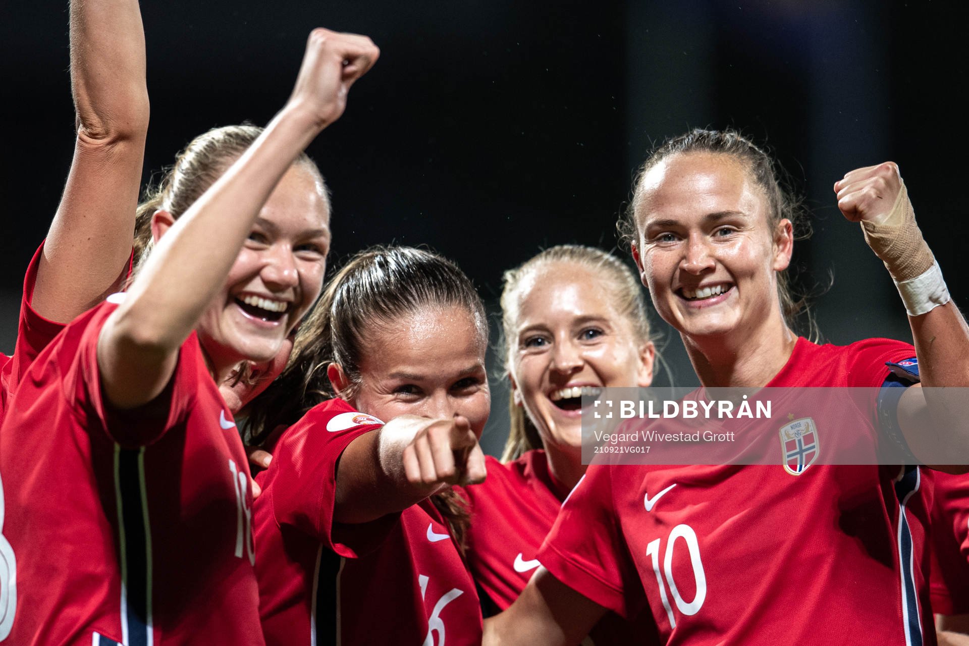 Guro Reiten, Frida Maanum, Amalie Vevle Eikeland and Caroline Graham Hansen of Norway celebrate after the 0-1 goal during the FIFA Women's World Cup Qualifier football match between Kosovo and Norway on September 21, 2021 in Pristina.