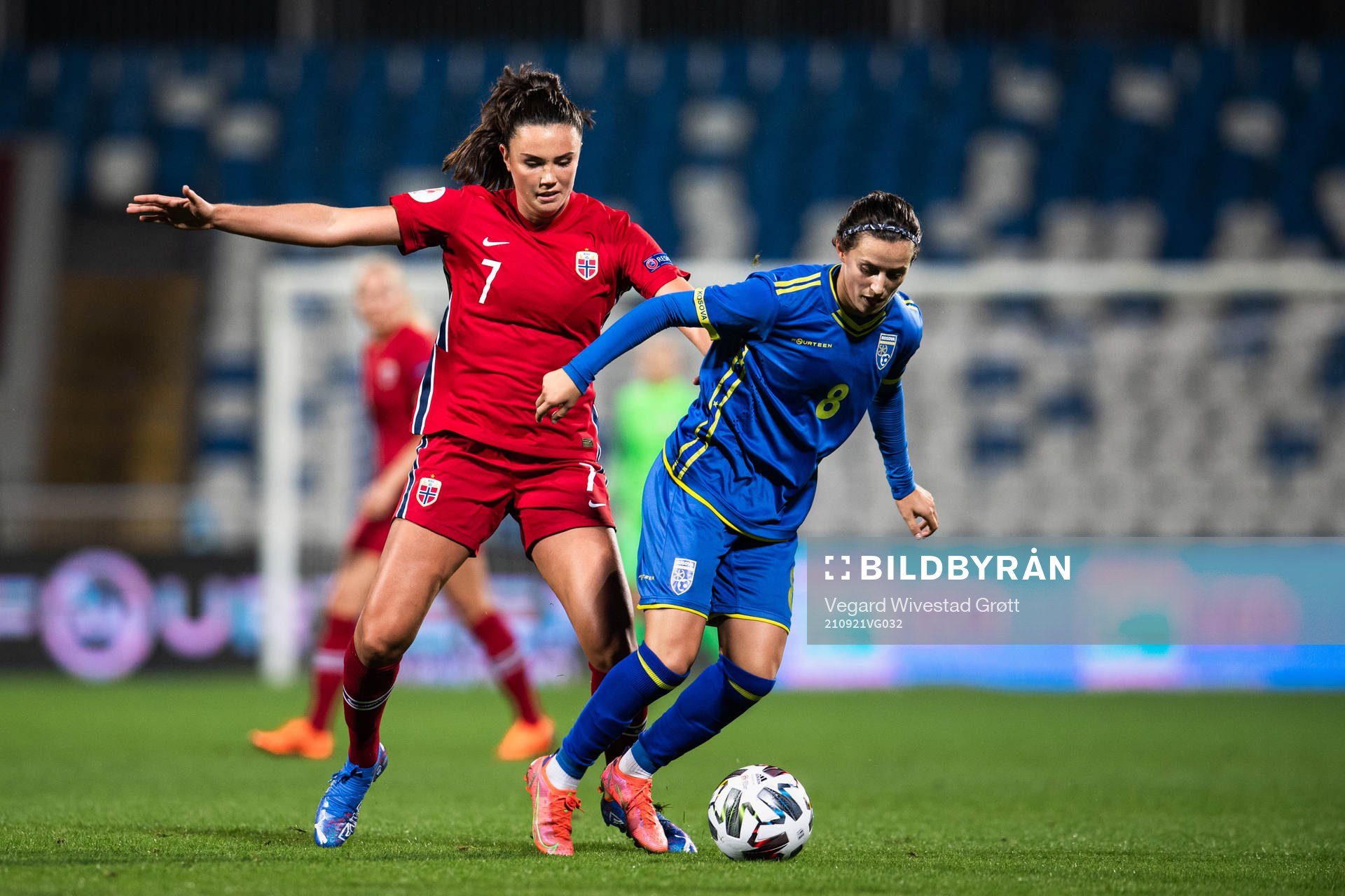 Ingrid Syrstad Engen of Norway and Donjeta Halilaj of Kosovo