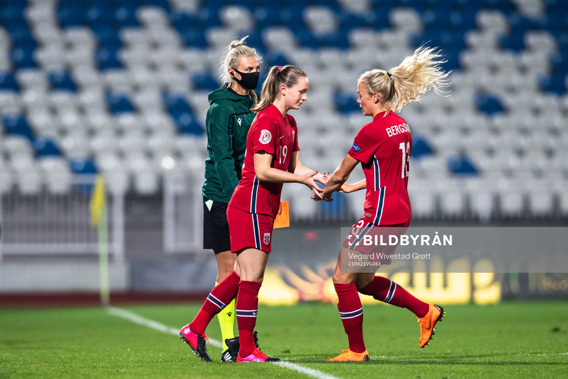 Elisabeth Terland and Guro Bergsvand of Norway
